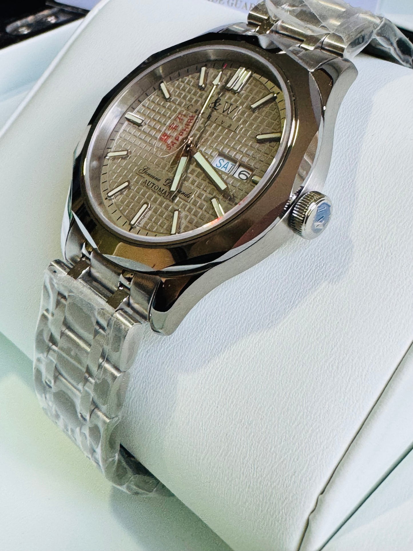 HERMOSO y ELEGANTE DISEÑO I&W AUTOMATICO- CRISTAL ZAFIRO-LUMINOSO-FECHADOR-DÍA DE LA SEMANA 💯% ORIGINAL
