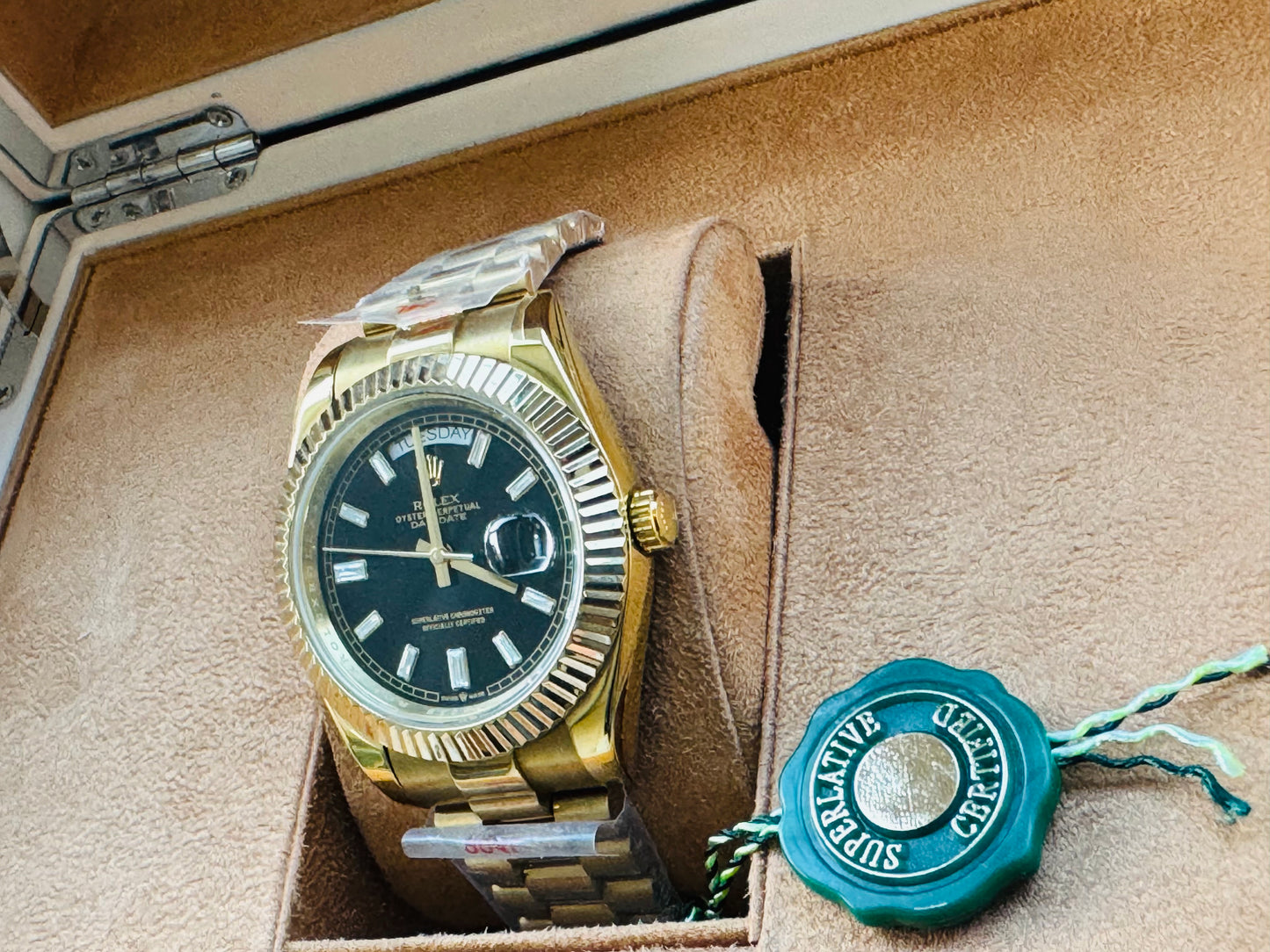 DISTINGUIDO Y ELEGANTE RELOJ AUTOMÁTICO MECÁNICO OYSTER PERPETUAL DAY DATE TODO UN CLÁSICO! PRECIO A TRATAR