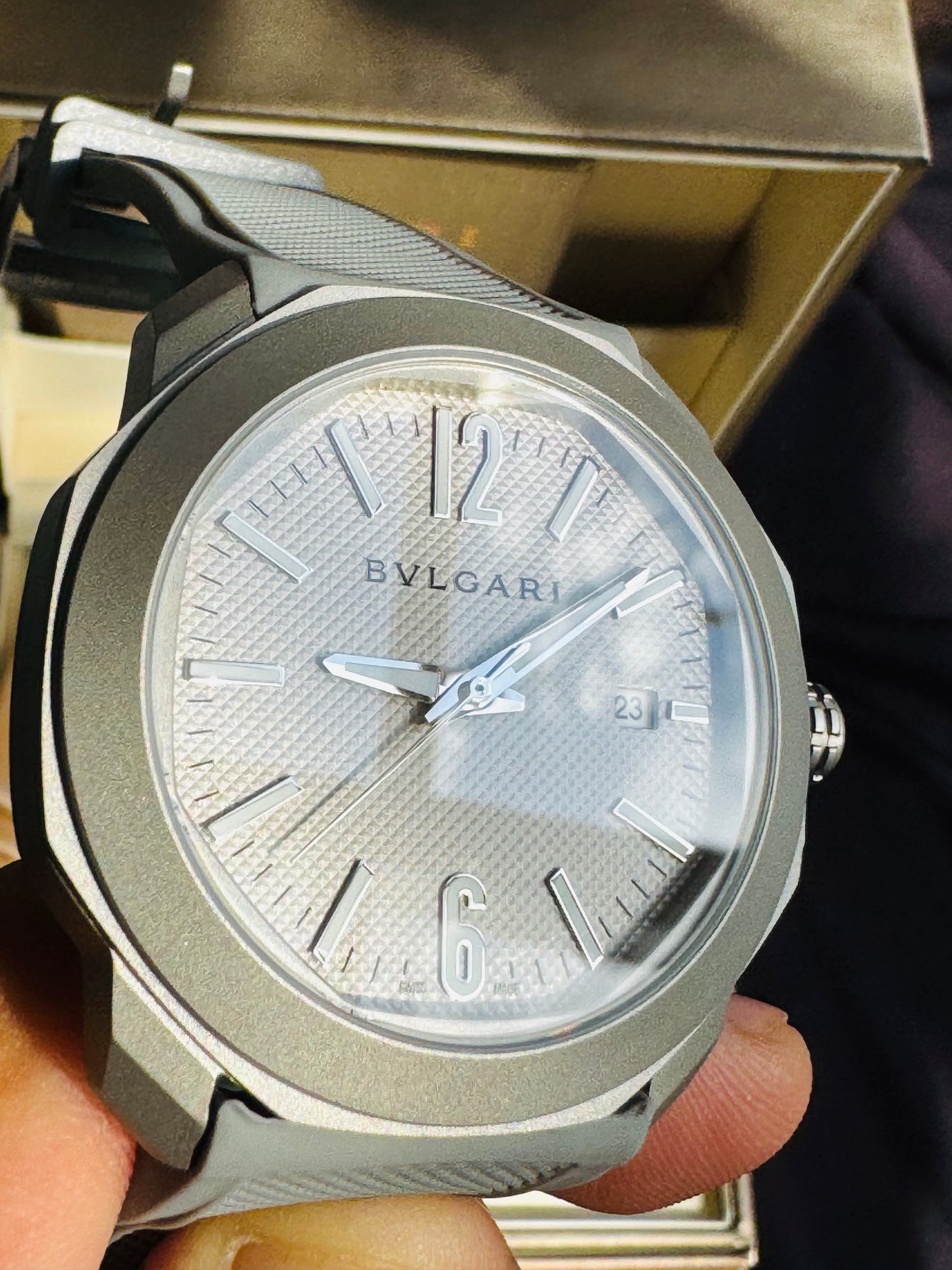 ELEGANTE RELOJ OCTO BVLGARI AUTOMÁTICO- 31 JOYAS 💎 CRISTAL ZAFIRO- FECHADOR-DISEÑO NUEVO!!!
