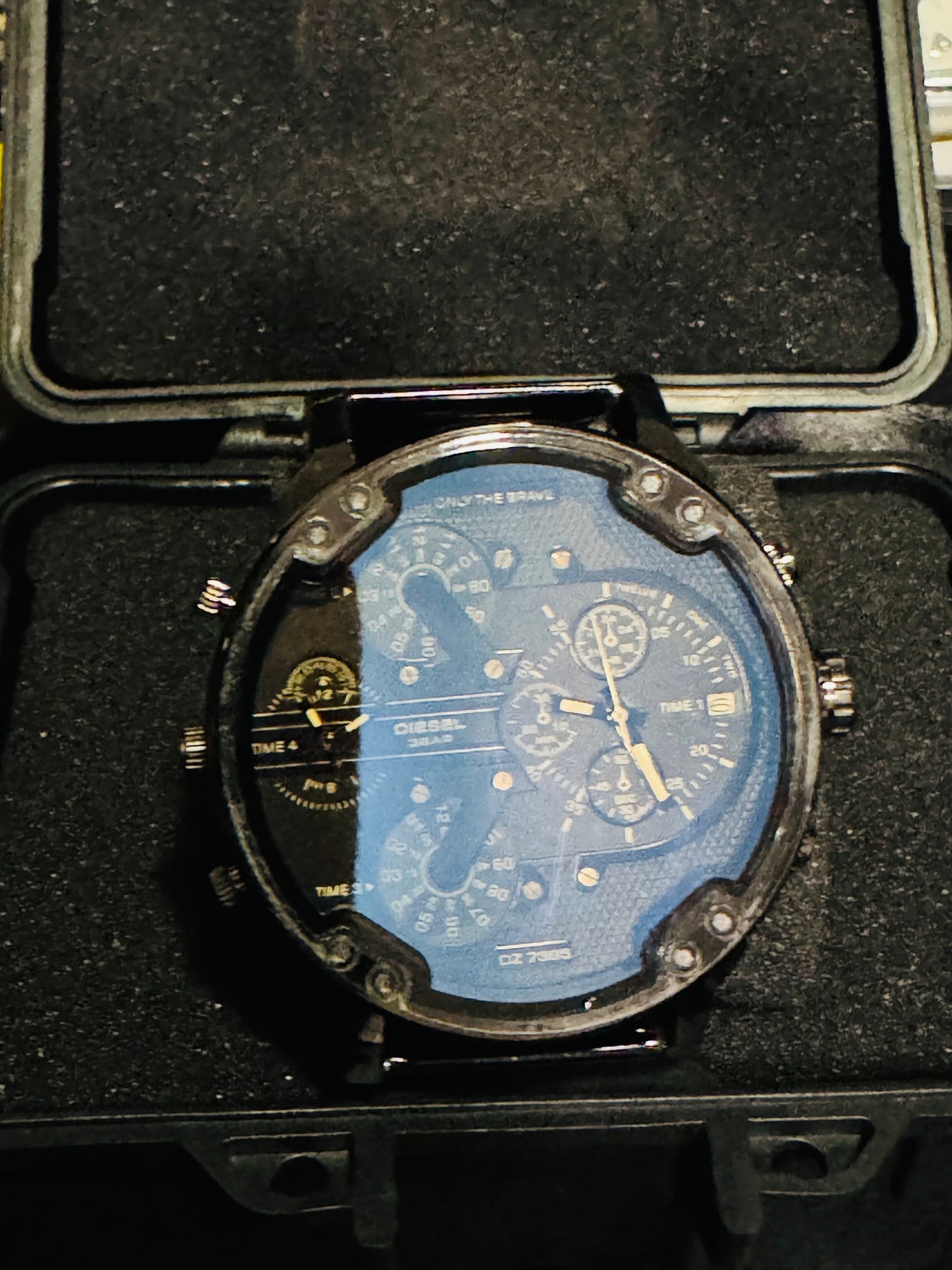 Reloj MR DADDY Diesel Grande y Pesado ! Disponible en 7 Modelos Diferentes!

Información por WhatsApp 99 81 92 84 65


NOTA:

No se hacen envíos 🚚  📦 💨!

Las Ventas son solo en Cancún

Nuestro Lema: No somos Números!