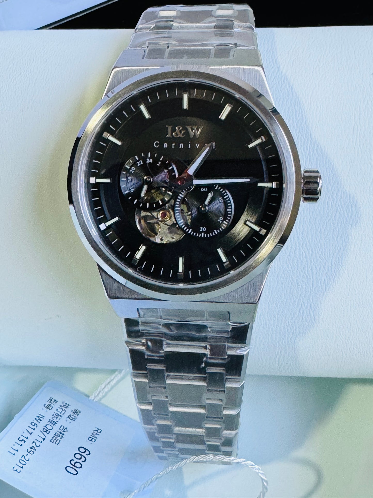 SOFISTICADO RELOJ AUTOMÁTICO I&W- CRISTAL ZAFIRO-LUMINOSO-PEQUEÑA VENTANA TOURBILLON-PEQUEÑOS DIALES SEGUNDERO Y 24 HRS. RESISTENTE AL AGUA- ALTA CALIDAD!!!
