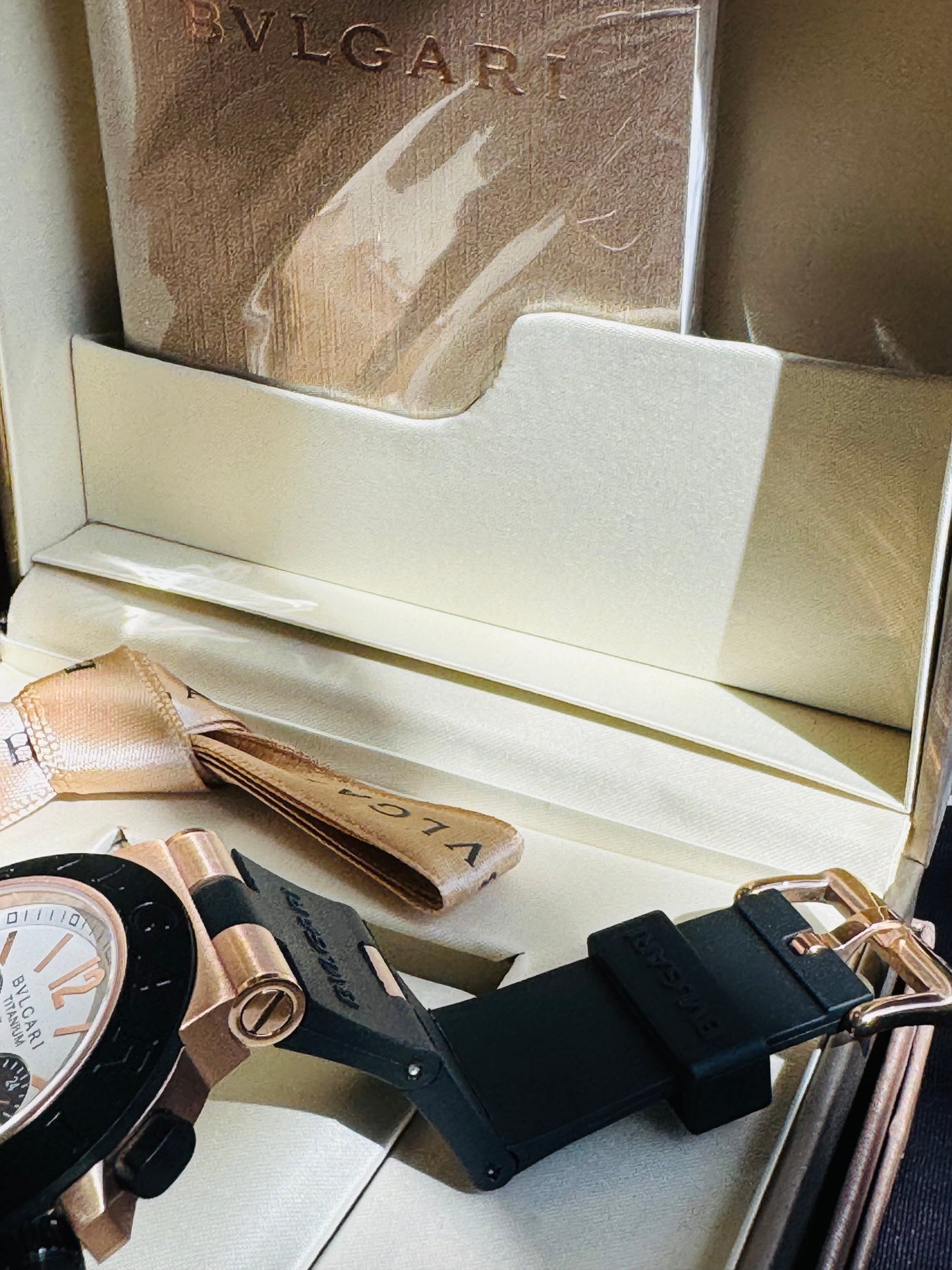 ESPECTACULAR RELOJ AUTOMÁTICO MULTIFUNCIONAL BVLGARI-CRONÓMETRO-SEGUNDERO-2 ZONAS HORARIAS-CRISTAL ZAFIRO-ETC