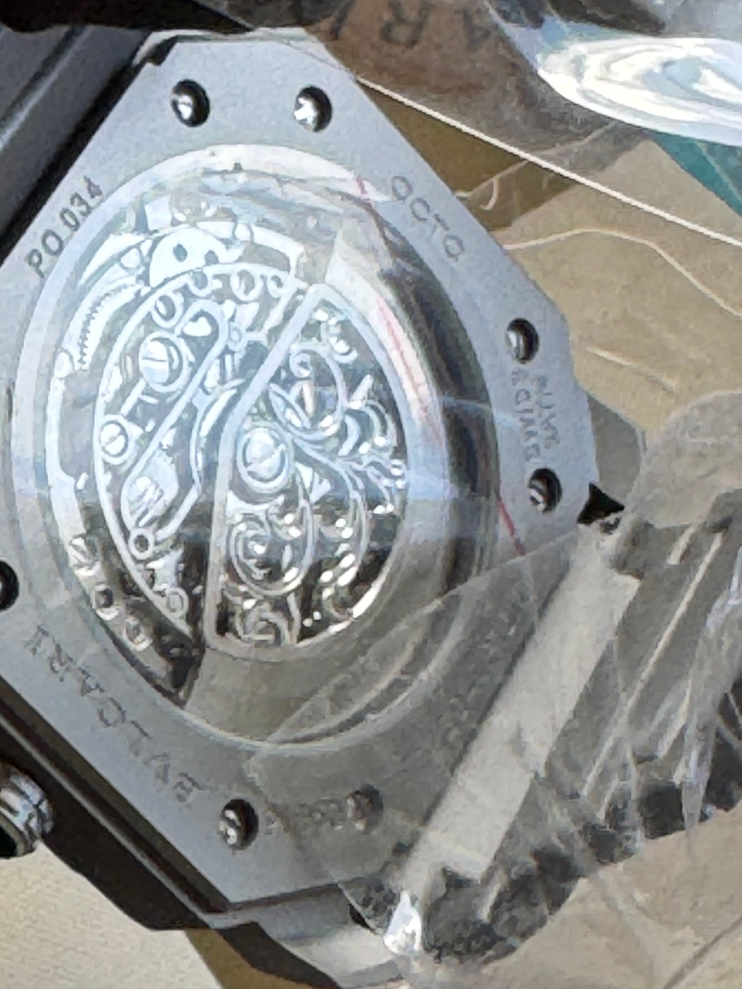 LUJOSO DISEÑO RELOJ AUTOMÁTICO MECÁNICO BVLGARI OCTO ELEGANCIA Y DISTINCIÓN