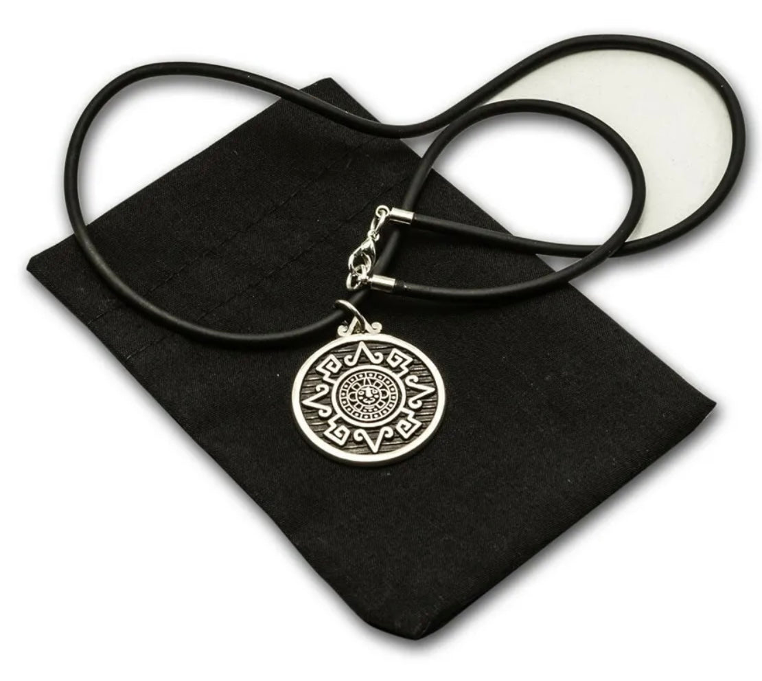 RARA Y HERMOSA MONEDA DE 1 KILO DE PLATA .999 EXCLUSIVO ACABADO “ANTIGÜO” ALTO RELIEVE! 2017. REGALO ESPECIAL 1 HERMOSO COLLAR DE PLATA .999 CALENDARIO!