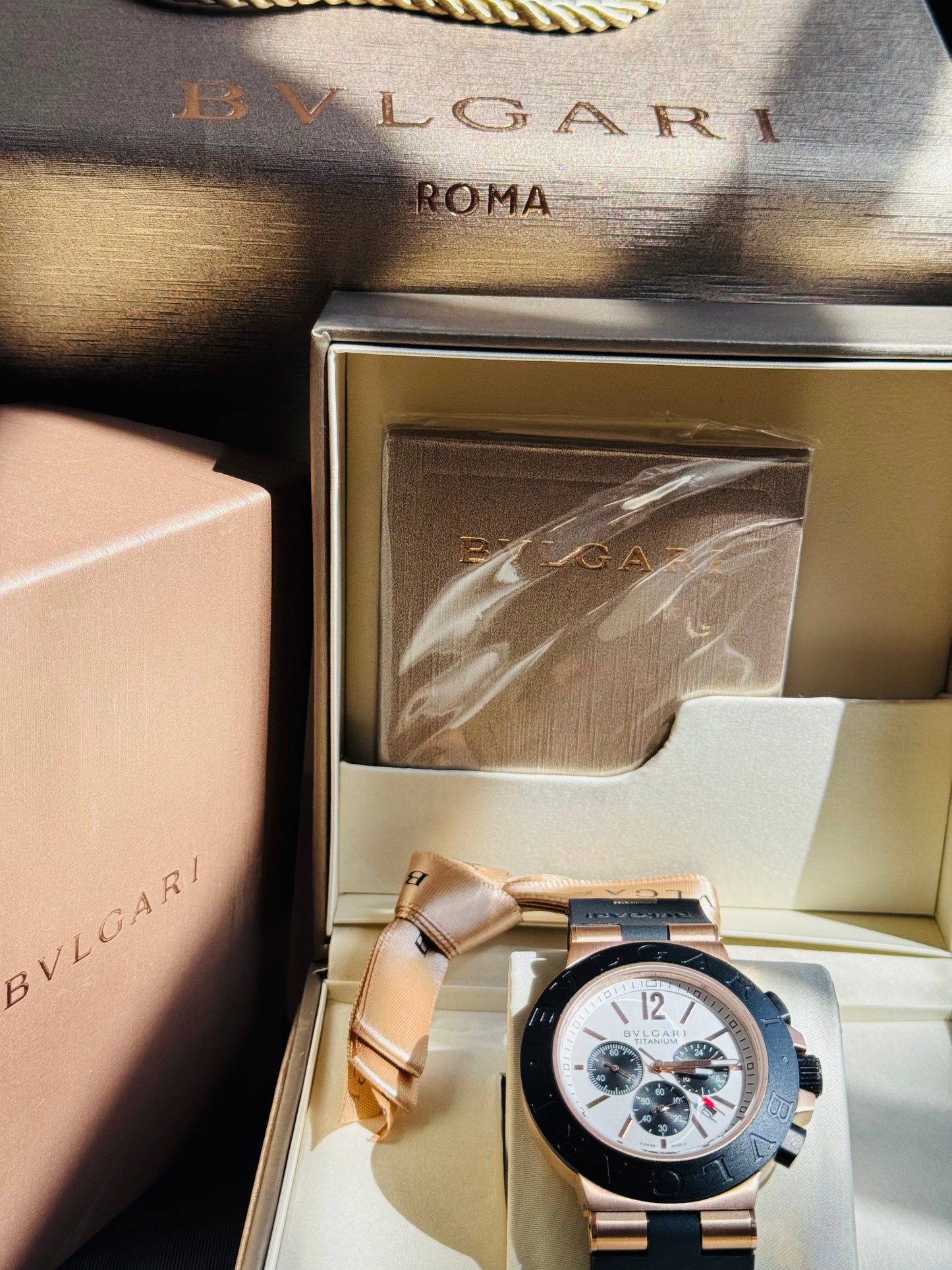 ESPECTACULAR RELOJ AUTOMÁTICO MULTIFUNCIONAL BVLGARI-CRONÓMETRO-SEGUNDERO-2 ZONAS HORARIAS-CRISTAL ZAFIRO-ETC