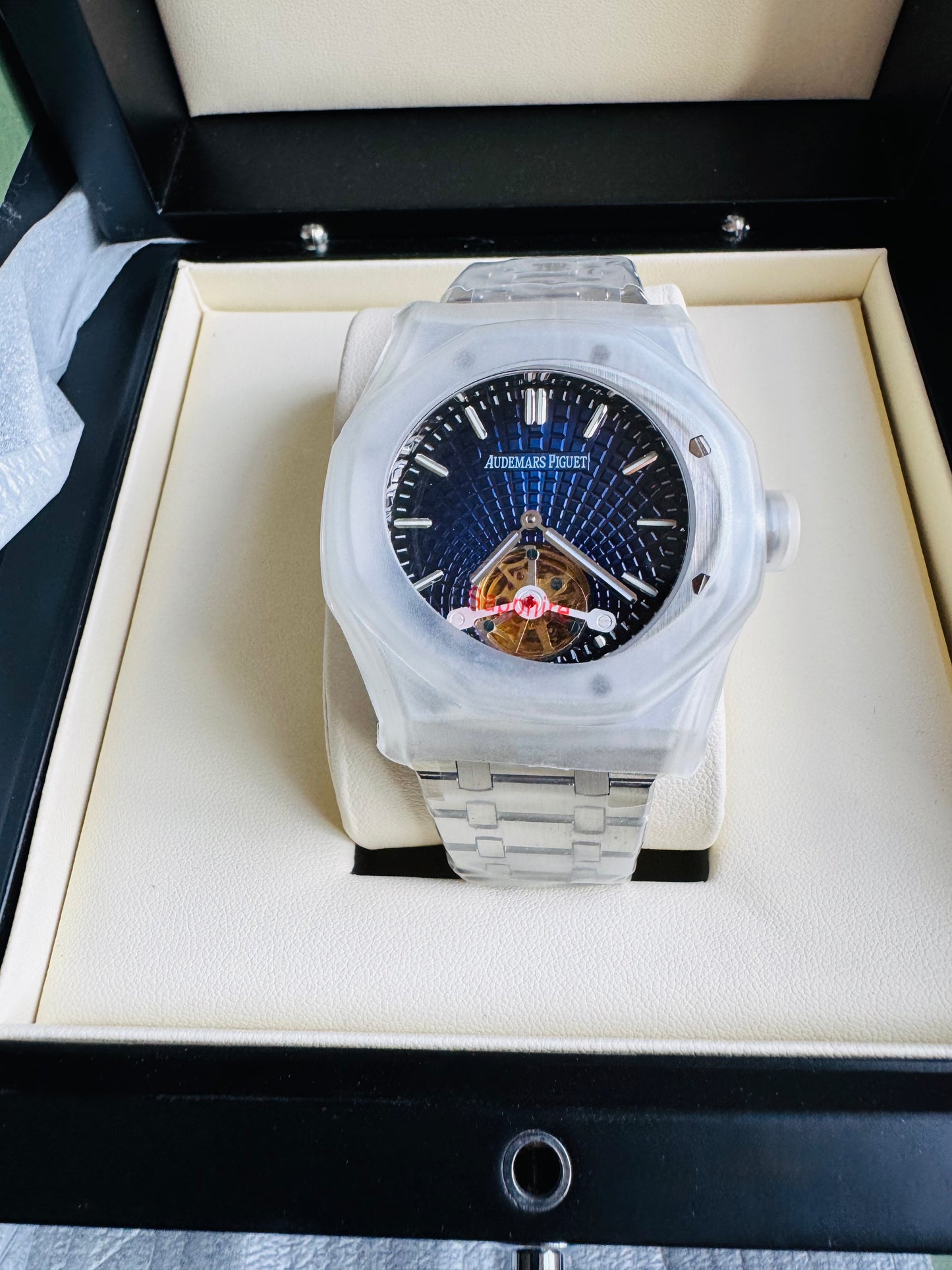 ESPECTACULAR AUDEMARS PIGUET ROYAL OAK
FLYNG TOURBILLON LIMITED EDITION!!! CRISTAL ZAFIRO!!! MÁXIMO LUJO!!!