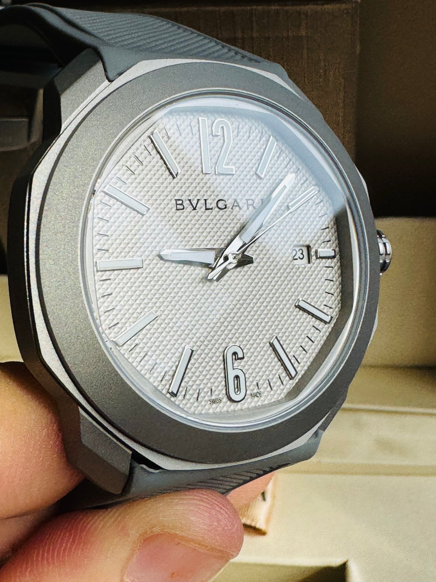 ELEGANTE RELOJ OCTO BVLGARI AUTOMÁTICO- 31 JOYAS 💎 CRISTAL ZAFIRO- FECHADOR-DISEÑO NUEVO!!!