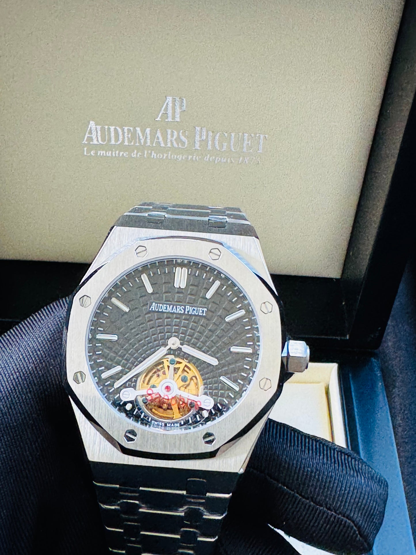 Increíble Reloj Audemars P. ROYAL OAK Automático Mecánico-Tourbillon-Máximo lujo y Calidad! Luminoso Etcétera-Disponible con Carátula Negra y Carátula Azul.