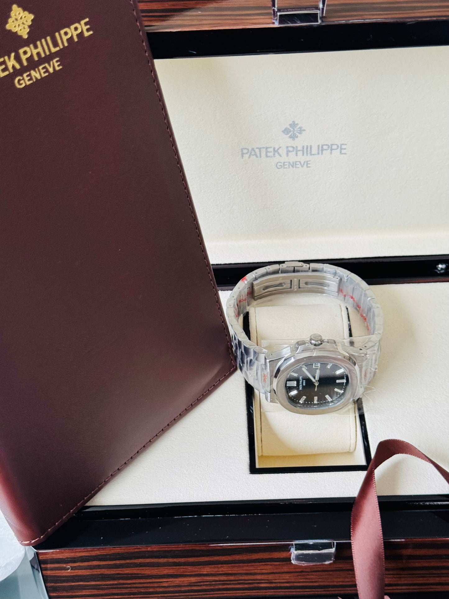 Máximo Lujo Reloj Automático Mecánico Patek P. Luminoso Fechador Favor de Pedir Información por WhatsApp al 99 81 92 84 65