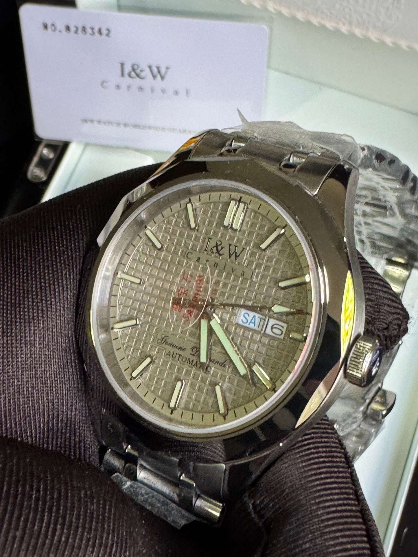 HERMOSO y ELEGANTE DISEÑO I&W AUTOMATICO- CRISTAL ZAFIRO-LUMINOSO-FECHADOR-DÍA DE LA SEMANA 💯% ORIGINAL