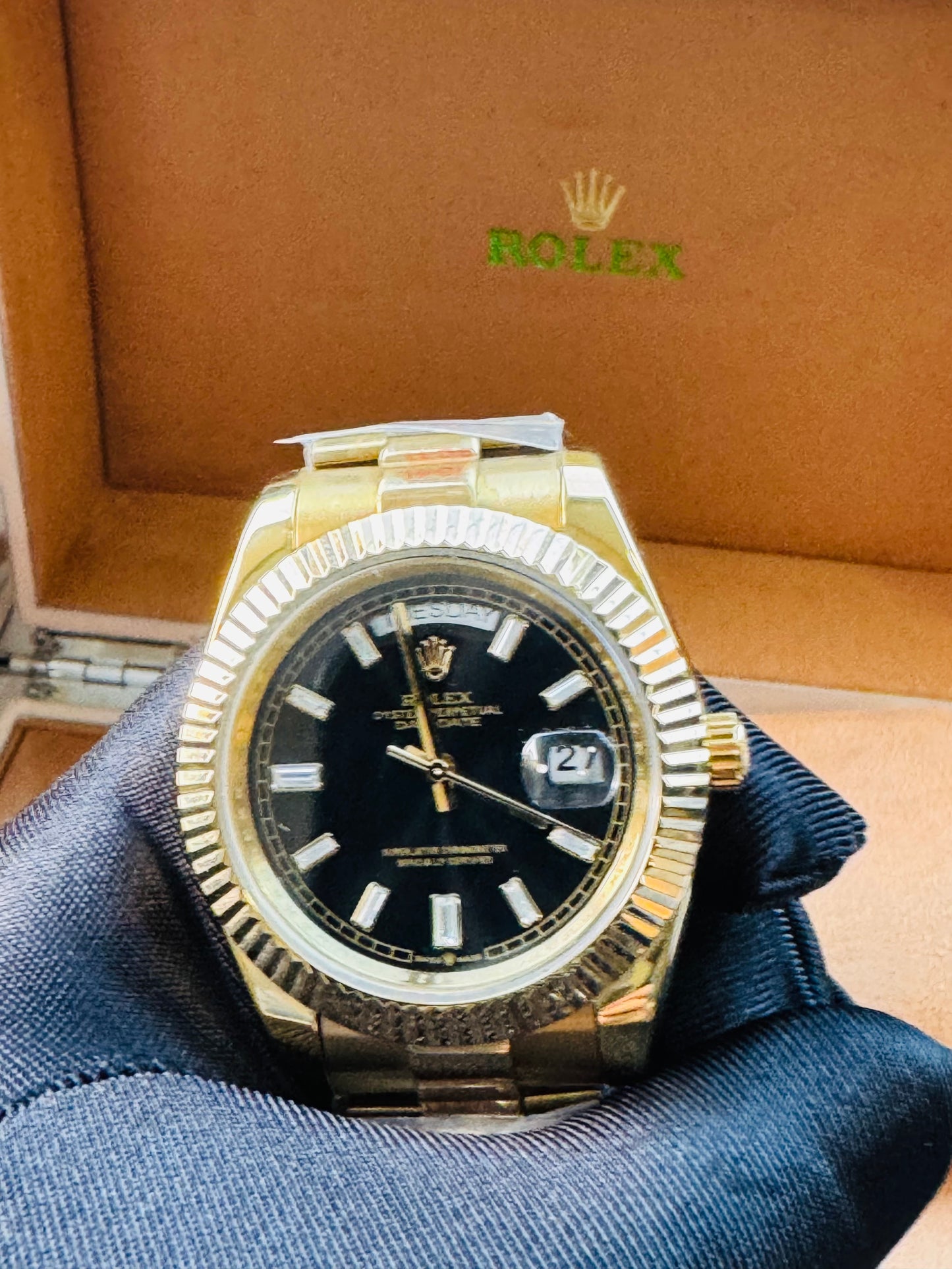 DISTINGUIDO Y ELEGANTE RELOJ AUTOMÁTICO MECÁNICO OYSTER PERPETUAL DAY DATE TODO UN CLÁSICO! PRECIO A TRATAR