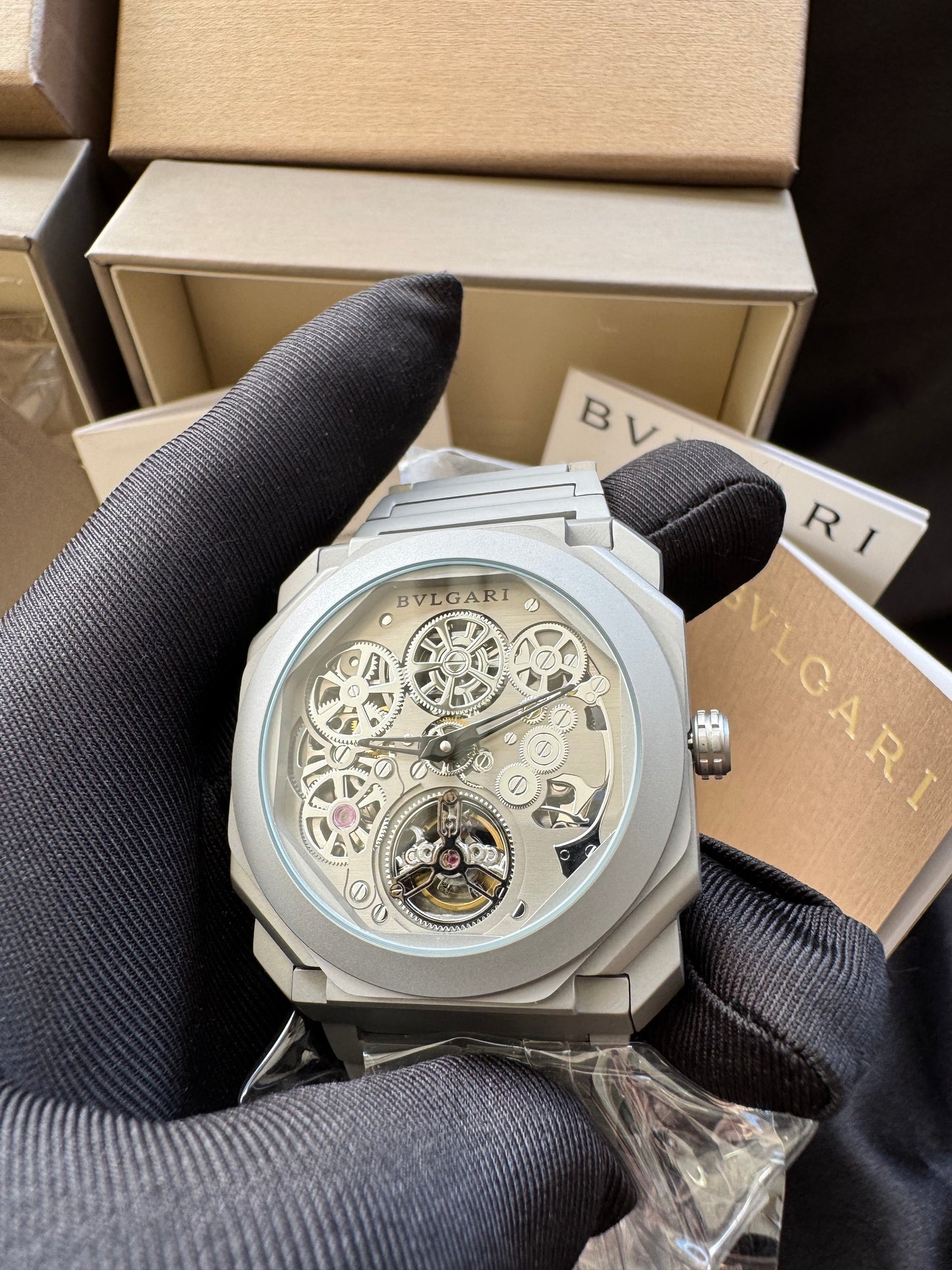 LUJOSO DISEÑO RELOJ AUTOMÁTICO MECÁNICO BVLGARI OCTO ELEGANCIA Y DISTINCIÓN