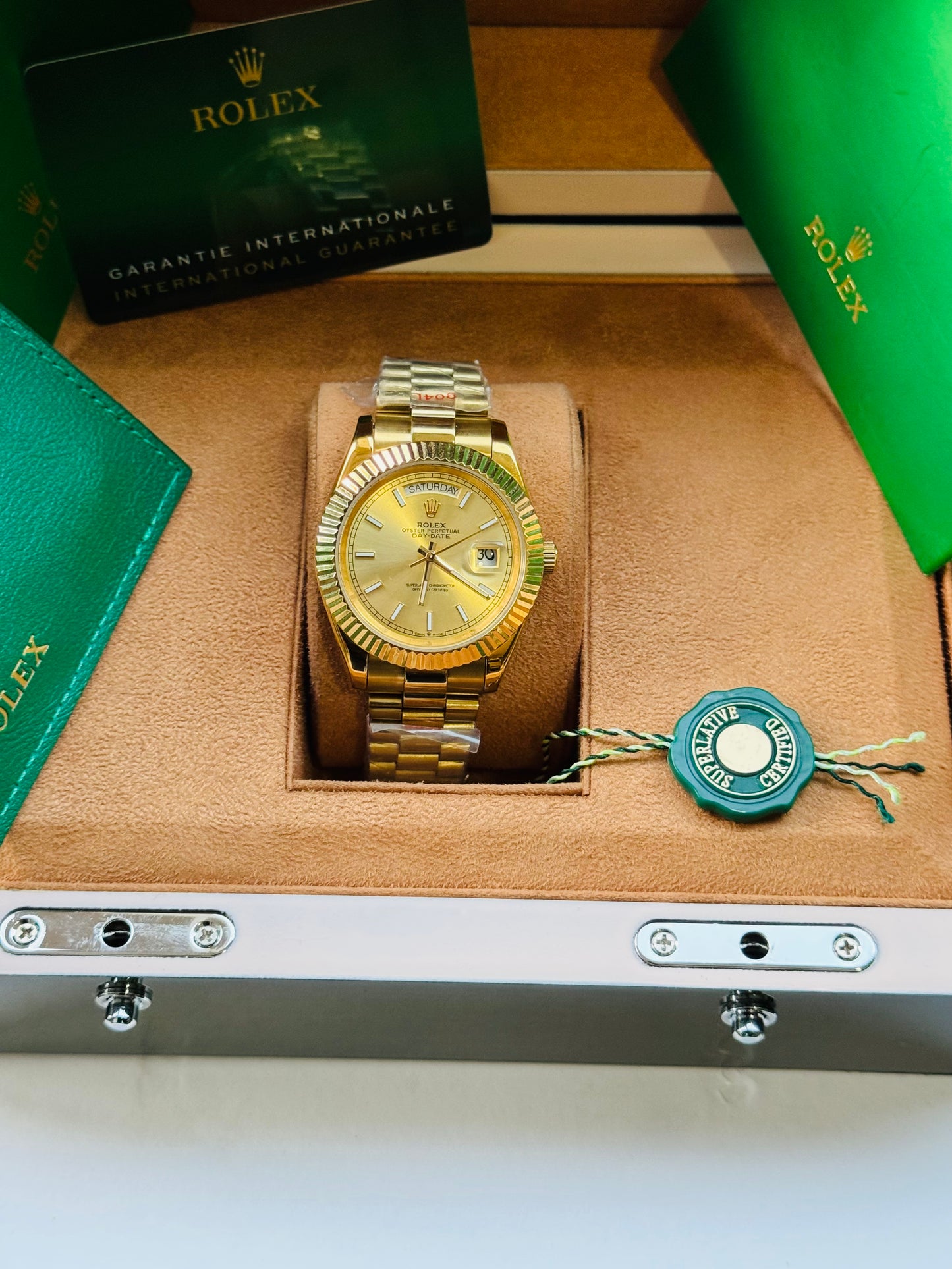 HERMOSO RELOJ AUTOMÁTICO OYSTER PERPETUAL DAY DATE ELEGANCIA Y DISTINCIÓN!

PRECIO A TRATAR 

Información por WhatsApp 99 81 92 84 65


NOTA:

No se hacen envíos 🚚  📦 💨!

Las Ventas son solo en Cancún

Nuestro Lema: No somos Números!