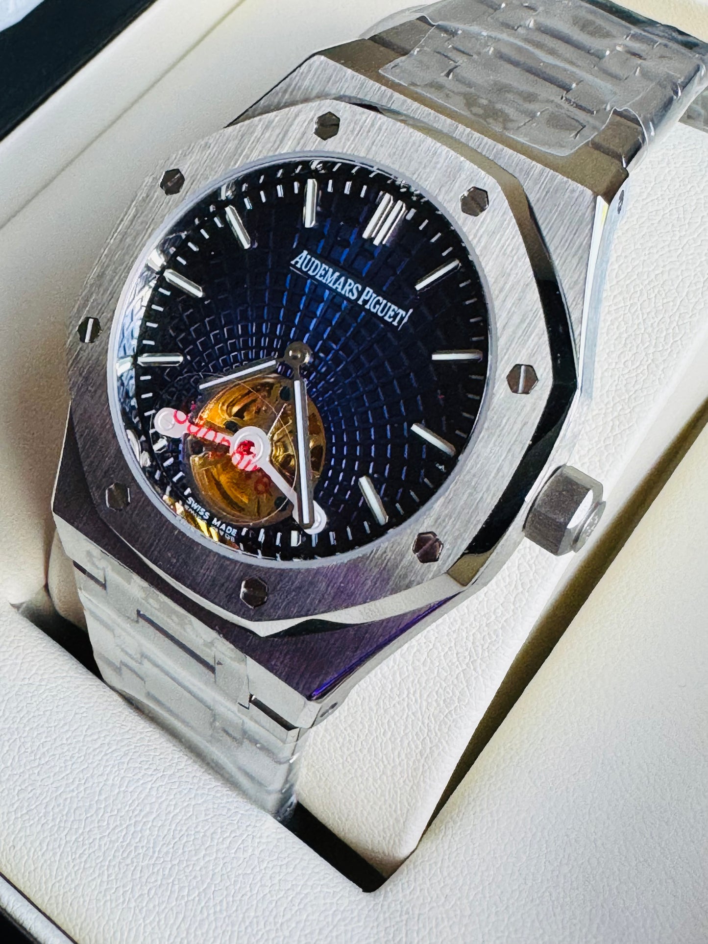 ESPECTACULAR AUDEMARS PIGUET ROYAL OAK
FLYNG TOURBILLON LIMITED EDITION!!! CRISTAL ZAFIRO!!! MÁXIMO LUJO!!!