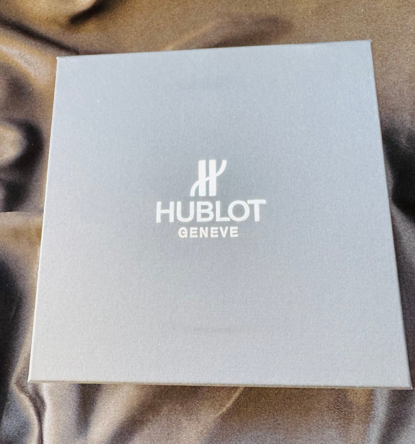 MÁXIMO LUJO! EXCLUSIVO HUBLOT AUTOMÁTICO CARATULA TIPO DIAMANTE 💎 Y LIJA! ELEGANCIA TOTAL!