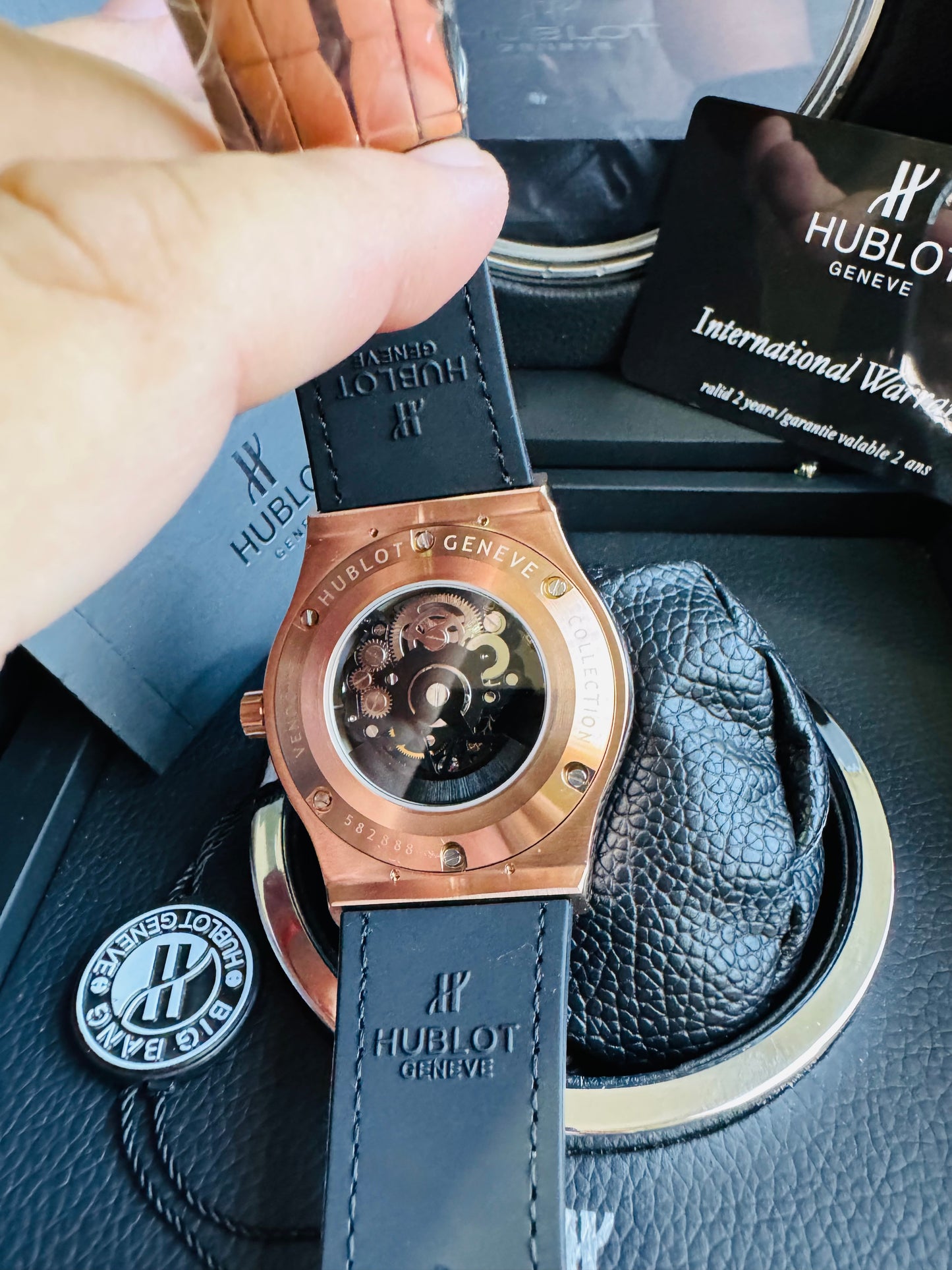 ESPECTACULAR RELOJ HUBLOT SKELETON AUTOMÁTICO MECÁNICO- CRISTAL ZAFIRO MÁXIMO LUJO!!!

PRECIO: A TRATAR 

VENTAS SOLO EN CANCÚN 

INFORMACION POR WhatsApp 99 81 92 84 65.

NO SE HACEN ENVÍOS 🚚
