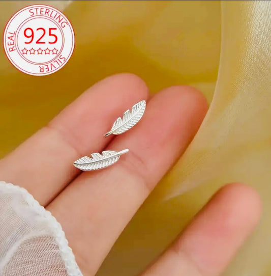 Hermosos Aretes de Plata 925 en forma de pluma- Perfecto para Regalo