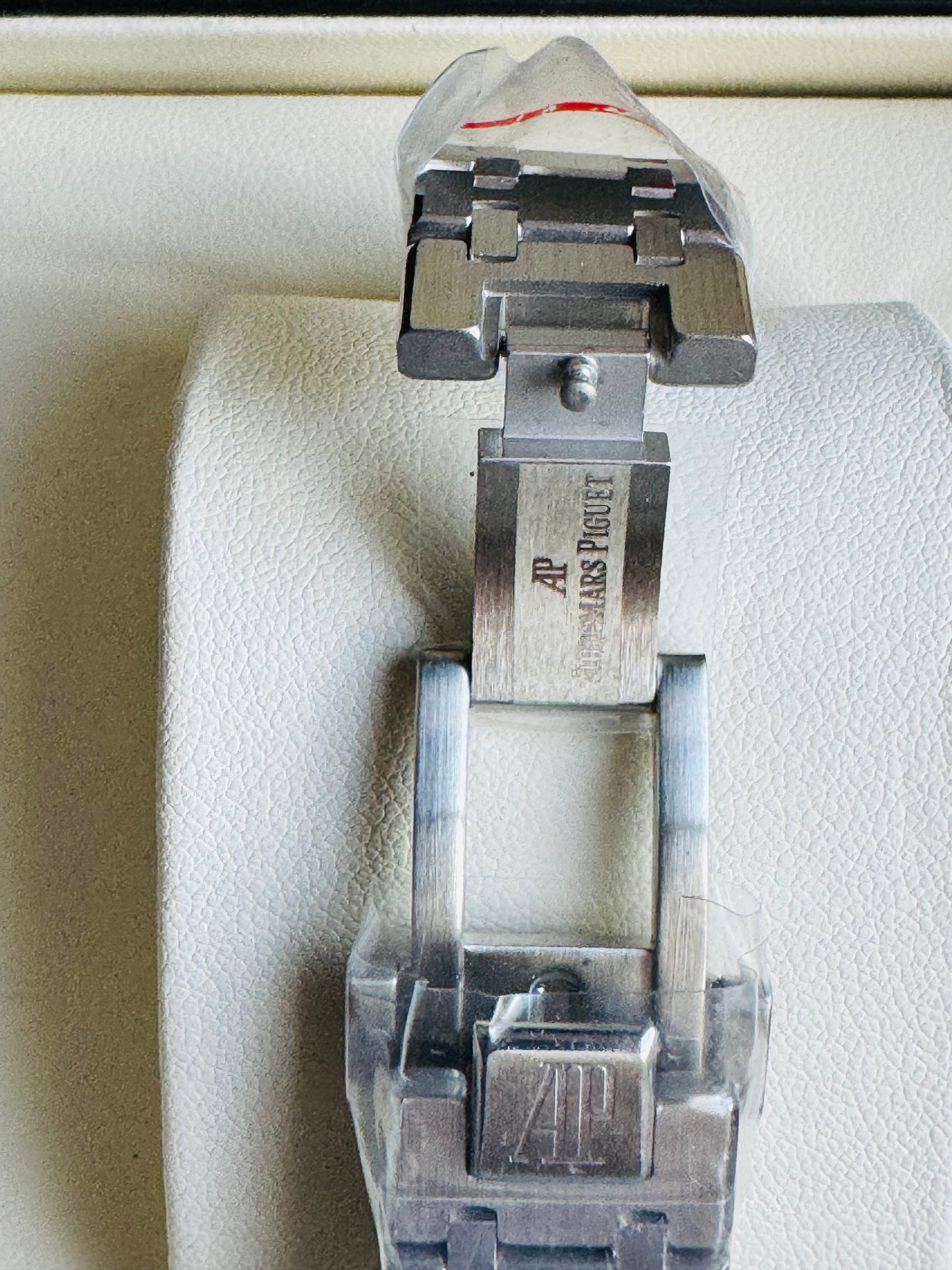 ESPECTACULAR AUDEMARS PIGUET ROYAL OAK
FLYNG TOURBILLON LIMITED EDITION!!! CRISTAL ZAFIRO!!! MÁXIMO LUJO!!!