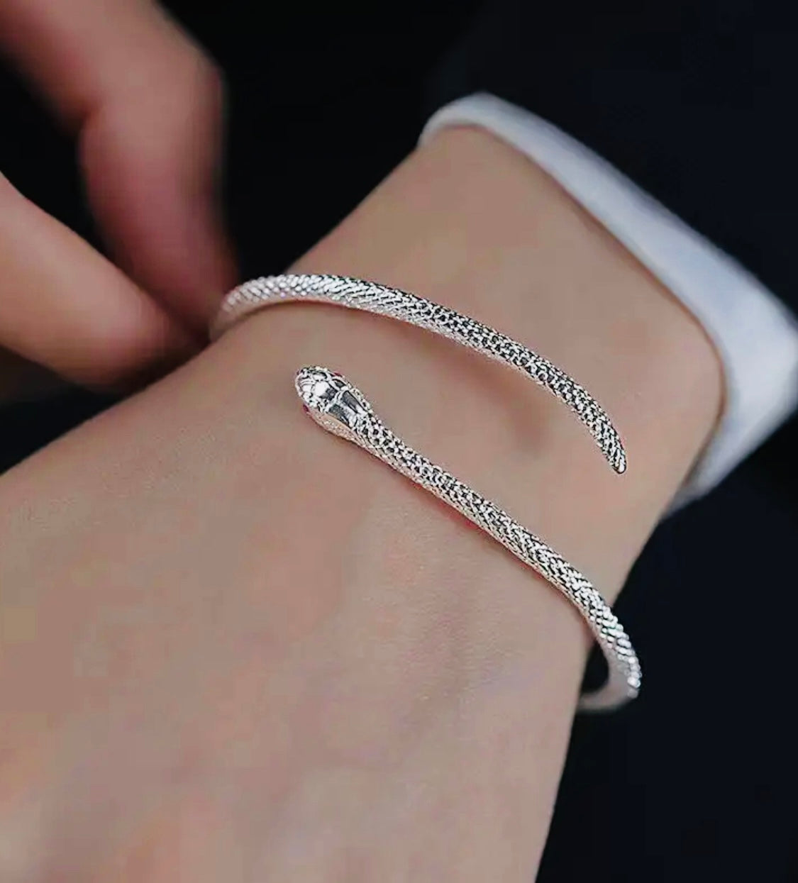 Exquisita, Pulsera Unitalla -Ajustable Unisex - Hipoalergenica-Serpiente Elegante y Linda Pulsera de Serpiente! Perfecto Regalo de  Graduación y Cumpleaños Joyería