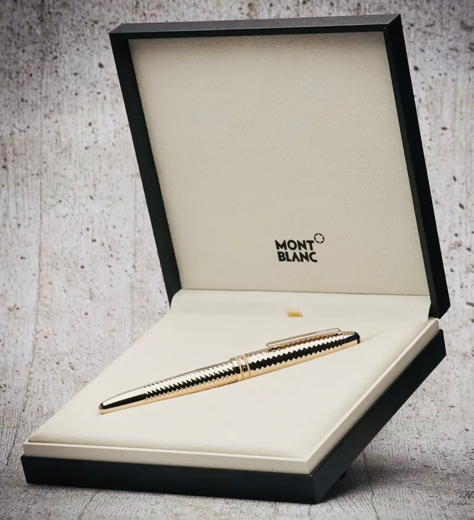 Hermosa y SOLD OUT desde hace Años Montblanc Solitaire Pluma Estilográfica MONT BLANC Geométric LeGrand 18K Mediano- Cajas Etcétera
