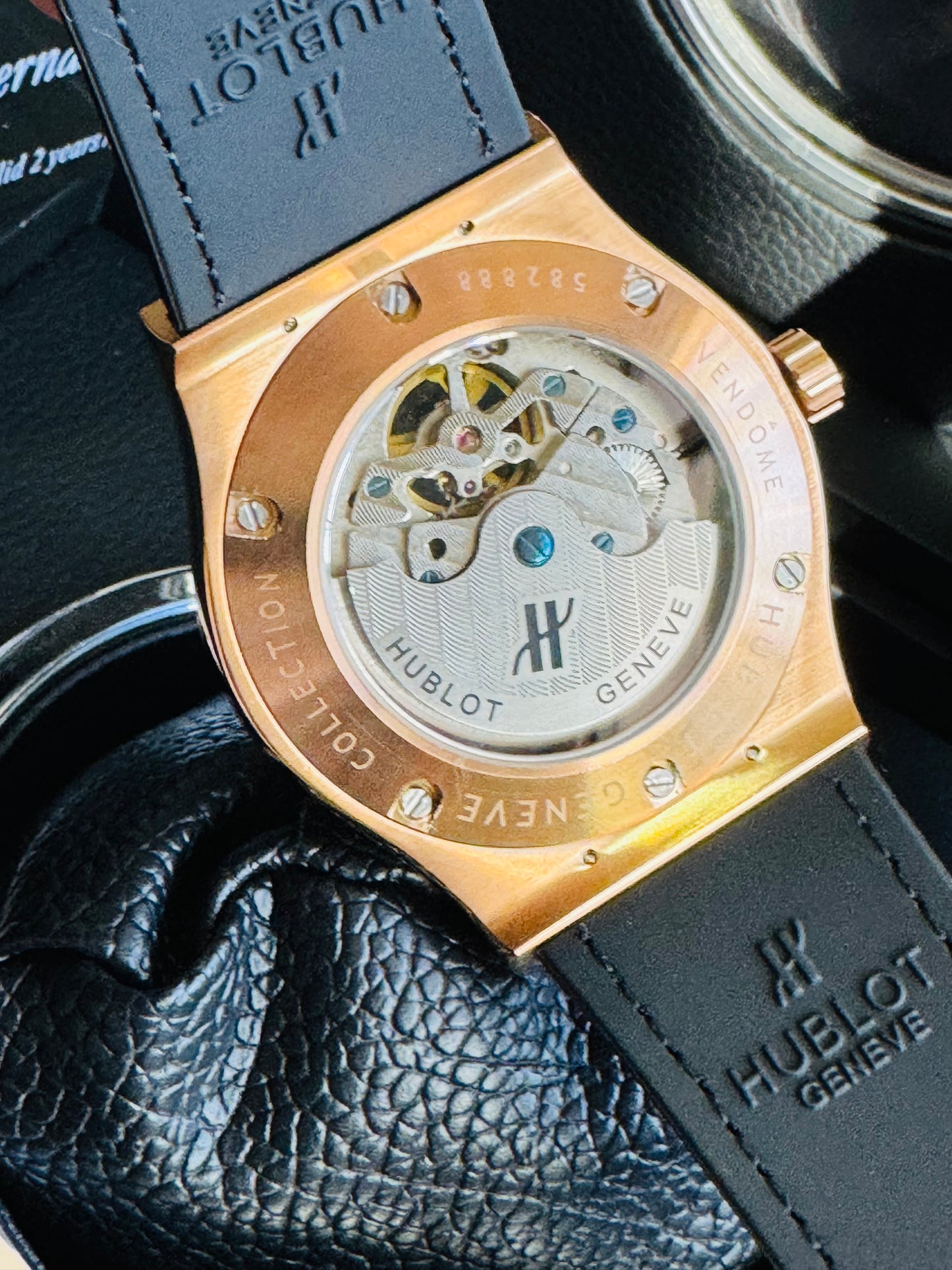 IMPRESIONANTE RELOJ AUTOMÁTICO MECÁNICO HUBLOT TOURBILLON- CRISTAL ZAFIRO-21 JOYAS-MÁXIMA ELEGANCIA!!!

PRECIO: A TRATAR

INFORMACION WHATSAPP 99 81 92 84 65

NO SE HACEN ENVÍOS 🚚