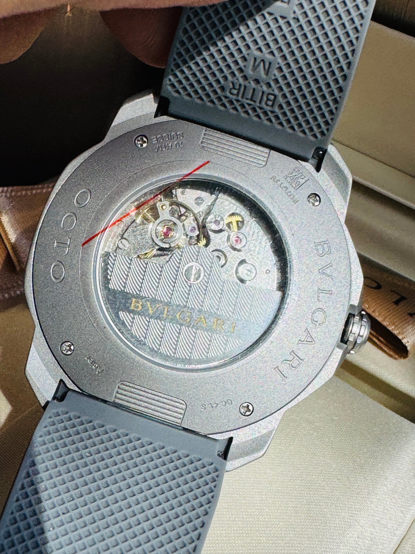 ELEGANTE RELOJ OCTO BVLGARI AUTOMÁTICO- 31 JOYAS 💎 CRISTAL ZAFIRO- FECHADOR-DISEÑO NUEVO!!!
