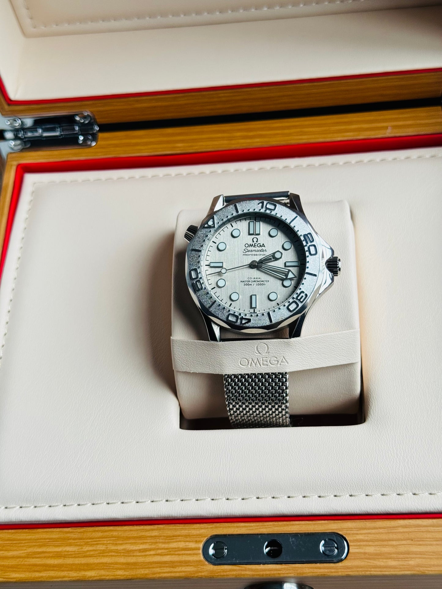 HERMOSO RELOJ AUTOMÁTICO MECÁNICO OMEGA SEAMASTER ACABADO DIAMANTADO