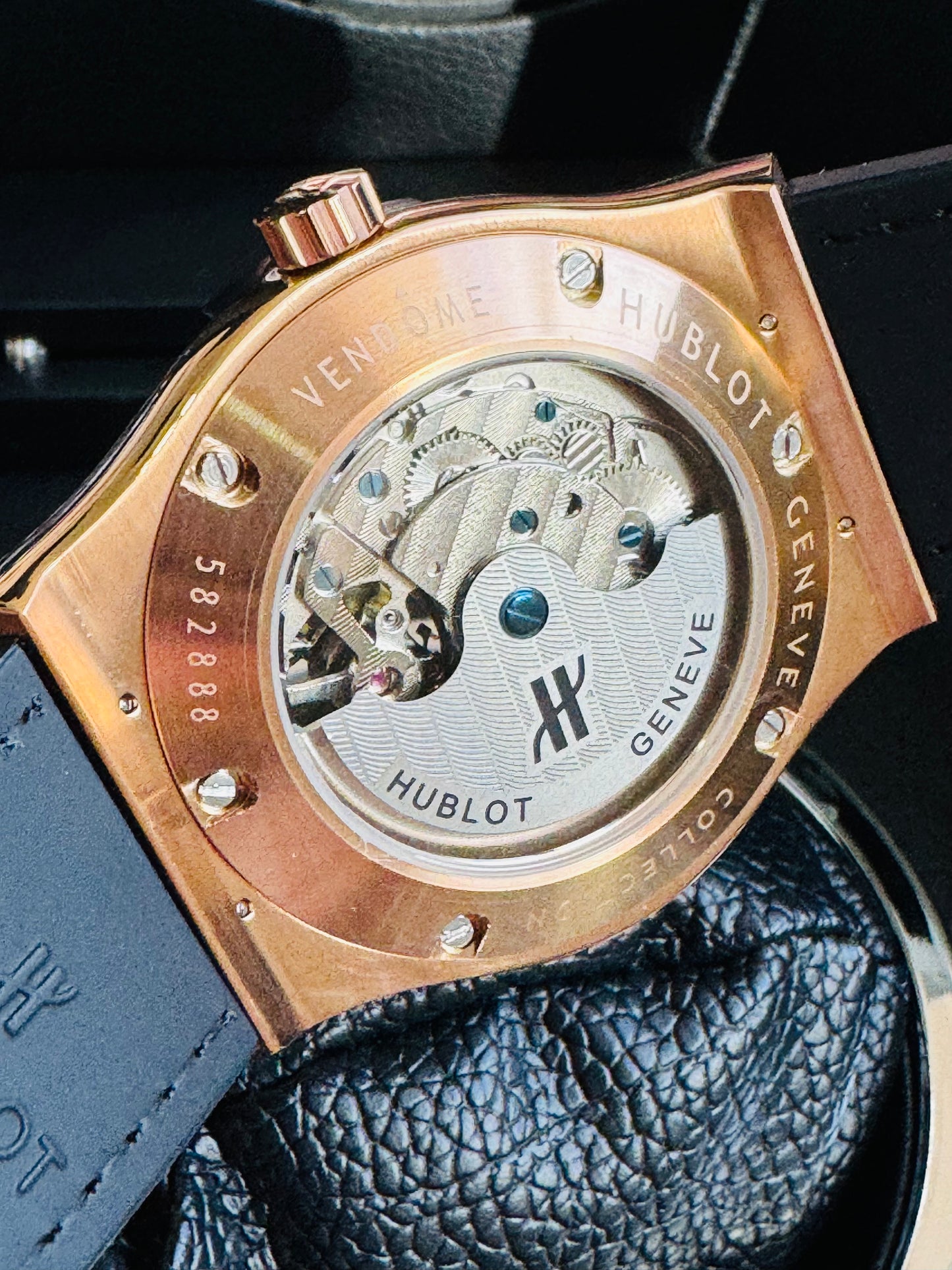 IMPRESIONANTE RELOJ AUTOMÁTICO MECÁNICO HUBLOT TOURBILLON- CRISTAL ZAFIRO-21 JOYAS-MÁXIMA ELEGANCIA!!!

PRECIO: A TRATAR

INFORMACION WHATSAPP 99 81 92 84 65

NO SE HACEN ENVÍOS 🚚