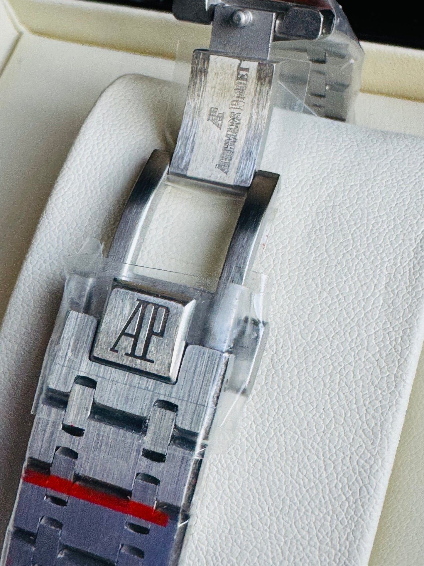 ESPECTACULAR AUDEMARS PIGUET ROYAL OAK
FLYNG TOURBILLON LIMITED EDITION!!! CRISTAL ZAFIRO!!! MÁXIMO LUJO!!!