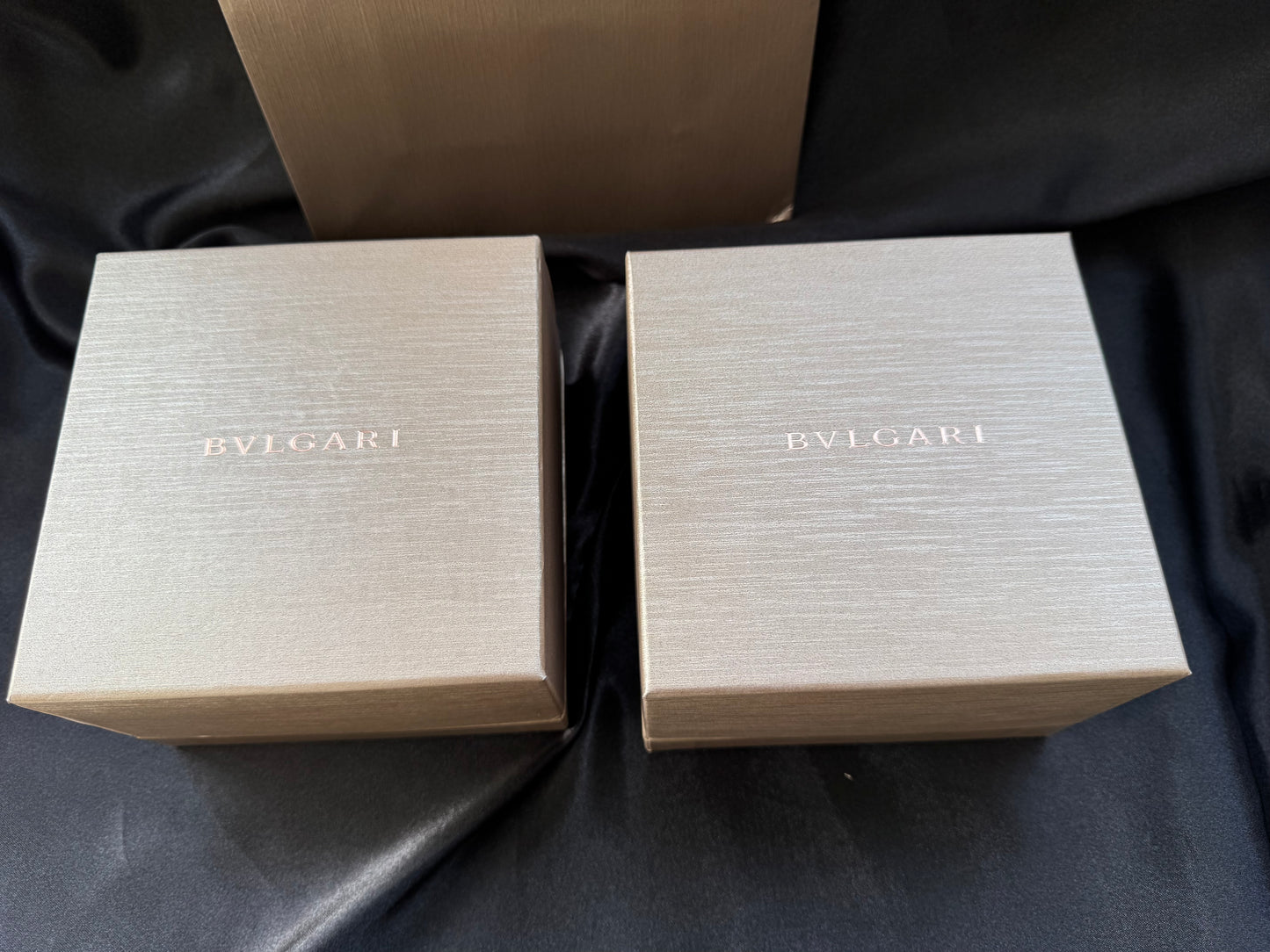 LUJOSO DISEÑO RELOJ AUTOMÁTICO MECÁNICO BVLGARI OCTO ELEGANCIA Y DISTINCIÓN