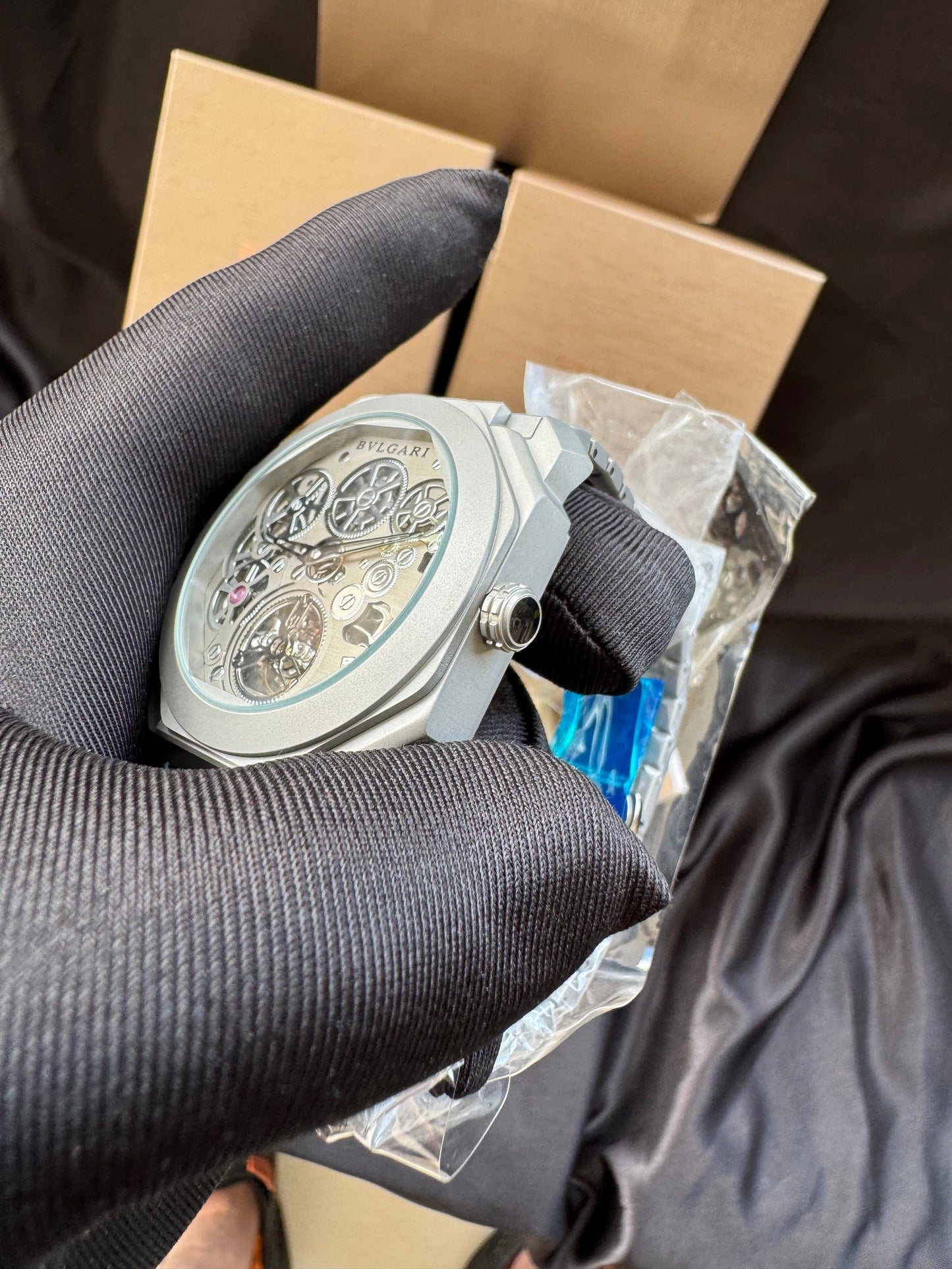 LUJOSO DISEÑO RELOJ AUTOMÁTICO MECÁNICO BVLGARI OCTO ELEGANCIA Y DISTINCIÓN