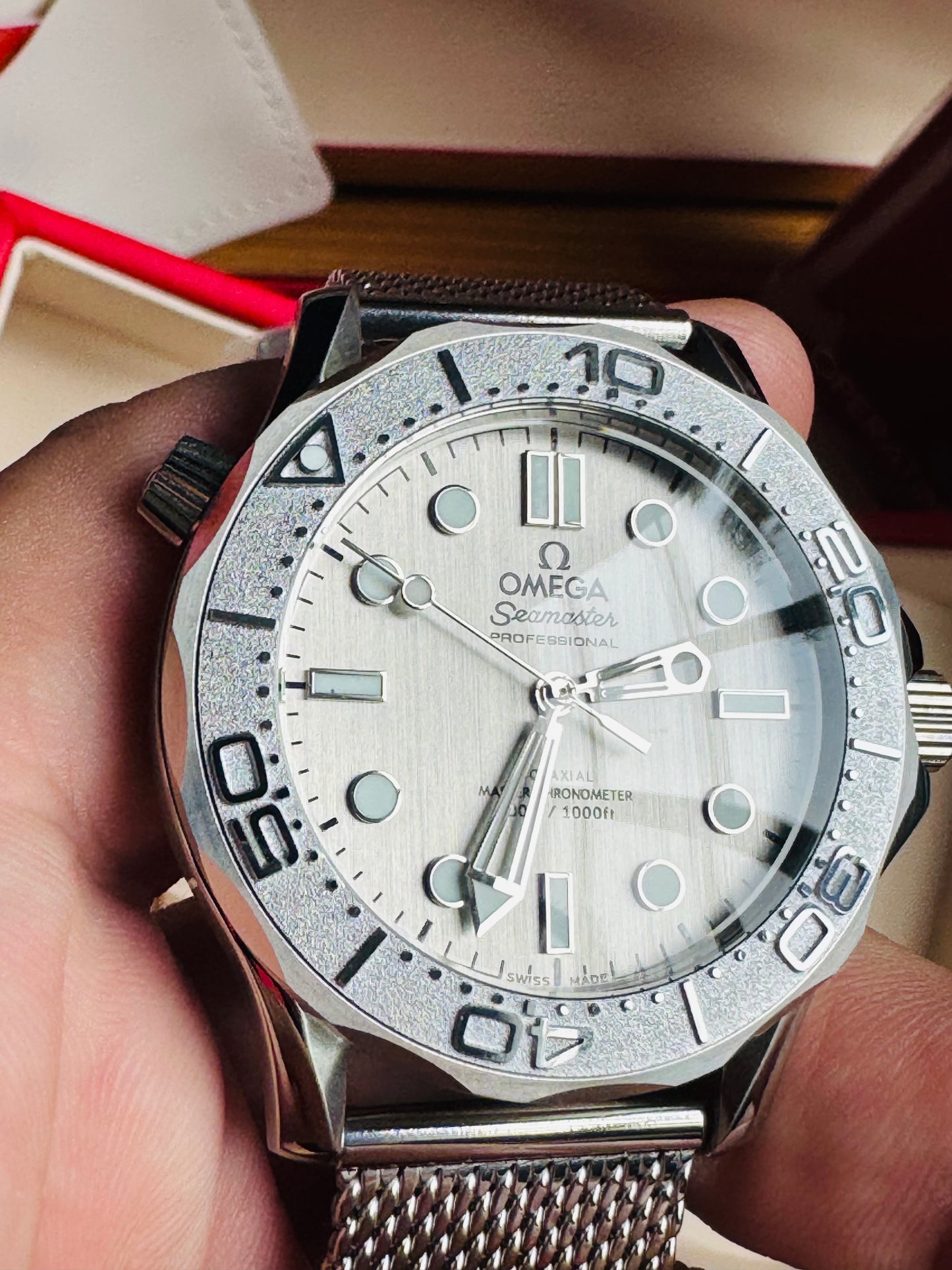 HERMOSO RELOJ AUTOMÁTICO MECÁNICO OMEGA SEAMASTER ACABADO DIAMANTADO