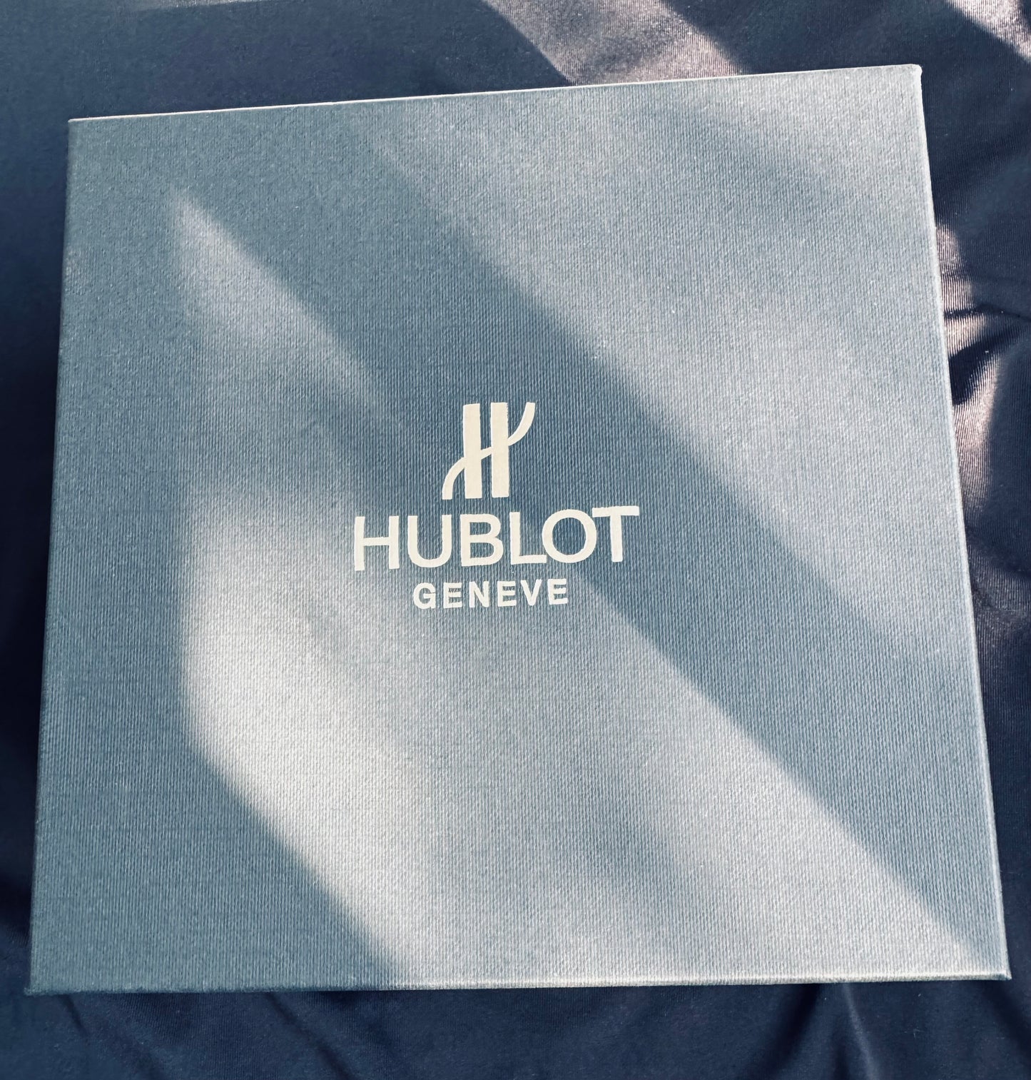 MÁXIMO LUJO RELOJ AUTOMÁTICO MECÁNICO HUBLOT - MÚLTIPLES COMPLICACIONES FUNCIONALES -CRISTAL ZAFIRO-21 JOYAS-MÁXIMA ELEGANCIA!!!