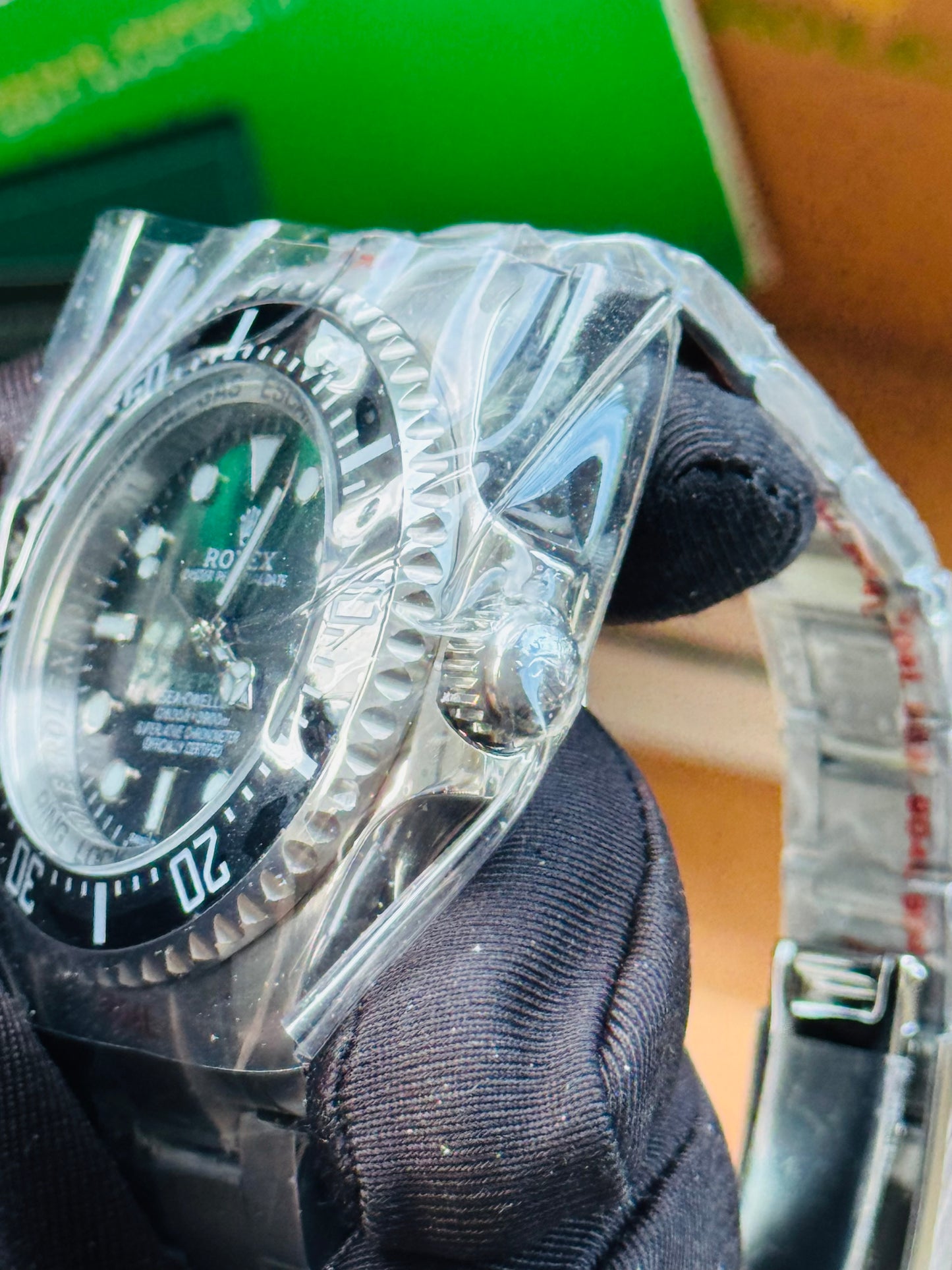 IMPRESIONANTE GRANDE Y PESADO RELOJ AUTOMÁTICO MECÁNICO OYSTER PERPETUAL DATE DEEP SEA-DWELLER- CON VÁLVULA DE ESCAPE DE GAS 💨 RIN LOCK SISTEM! 43mm. ESPECTACULAR RELOJ!

Hermosa y Elegante Carátula Verde y Negro!

Información por WhatsApp al 99 81 92 84