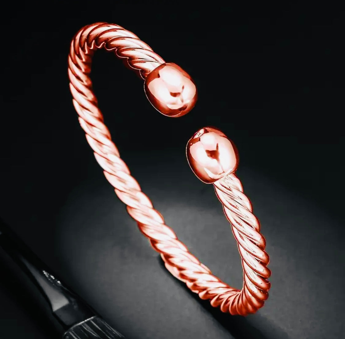 Hermosas Pulseras Magnéticas 🧲 Disponibles en 3 Tonos Diferentes Cuidé su Salud!