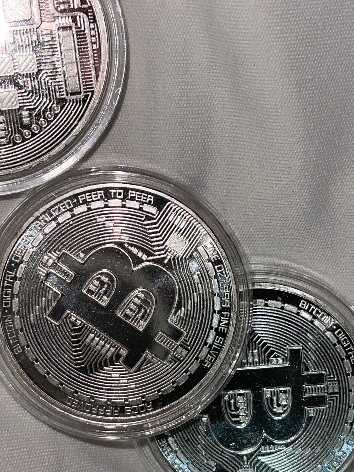 Hermoso Bitcoin de Plata de Ley .999 Intrincado Diseño! No Pierda la Oportunidad de Tener este Bello Símbolo de Matemática Pura!!! Lo más Escaso y Valioso qué Alguna vez Hemos tenido los seres Humanos! Última Disponible