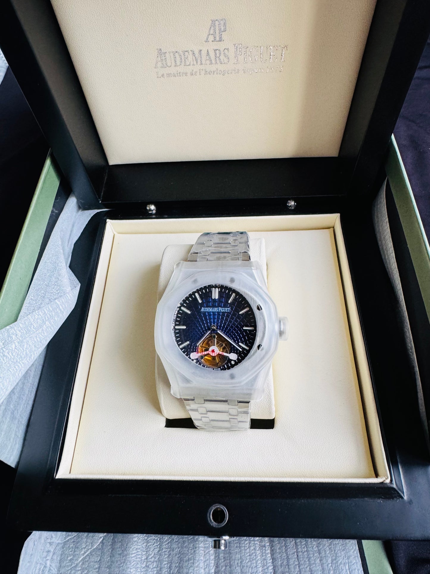 ESPECTACULAR AUDEMARS PIGUET ROYAL OAK
FLYNG TOURBILLON LIMITED EDITION!!! CRISTAL ZAFIRO!!! MÁXIMO LUJO!!!