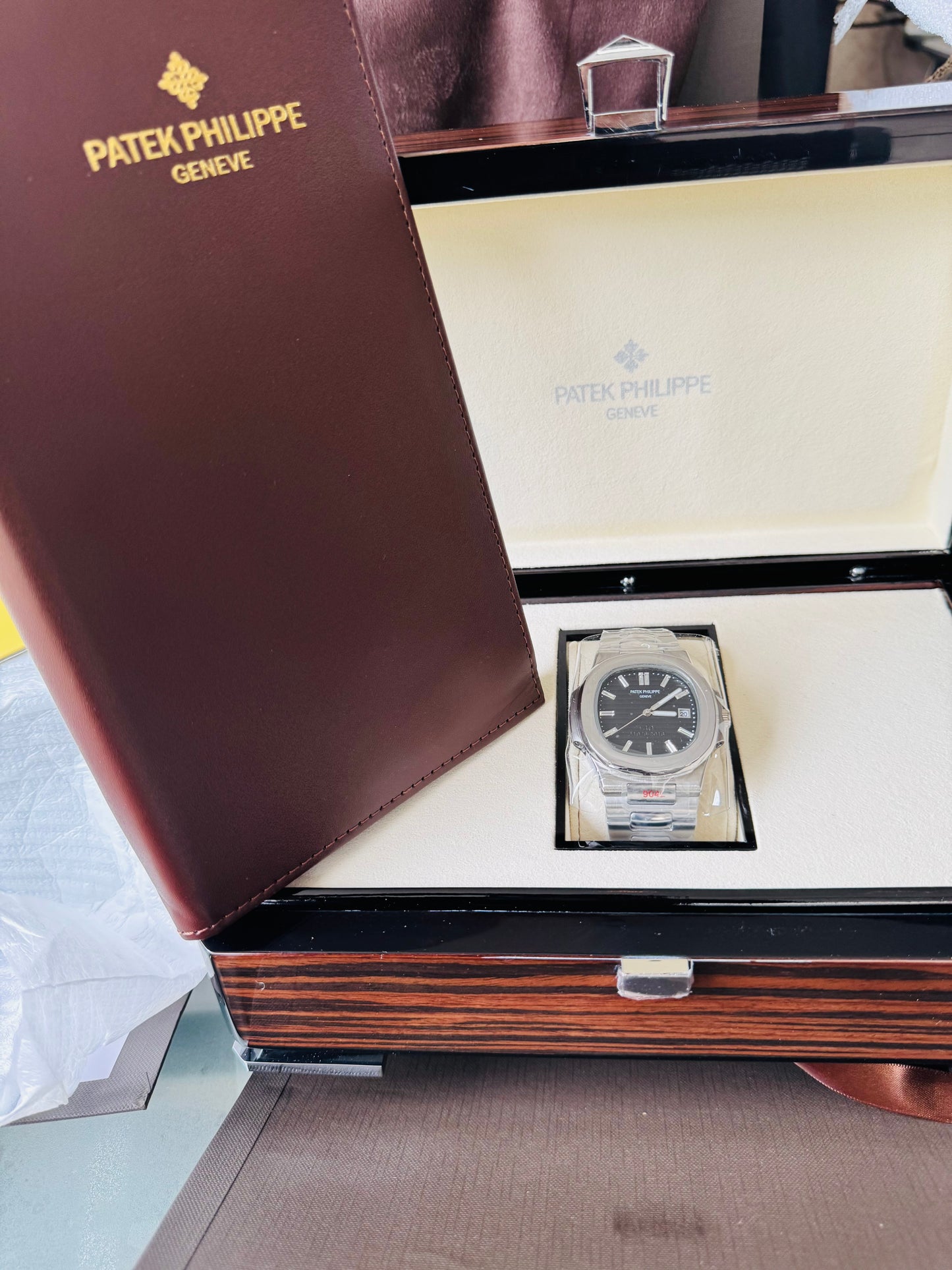 Máximo Lujo Reloj Automático Mecánico Patek P. Luminoso Fechador Favor de Pedir Información por WhatsApp al 99 81 92 84 65