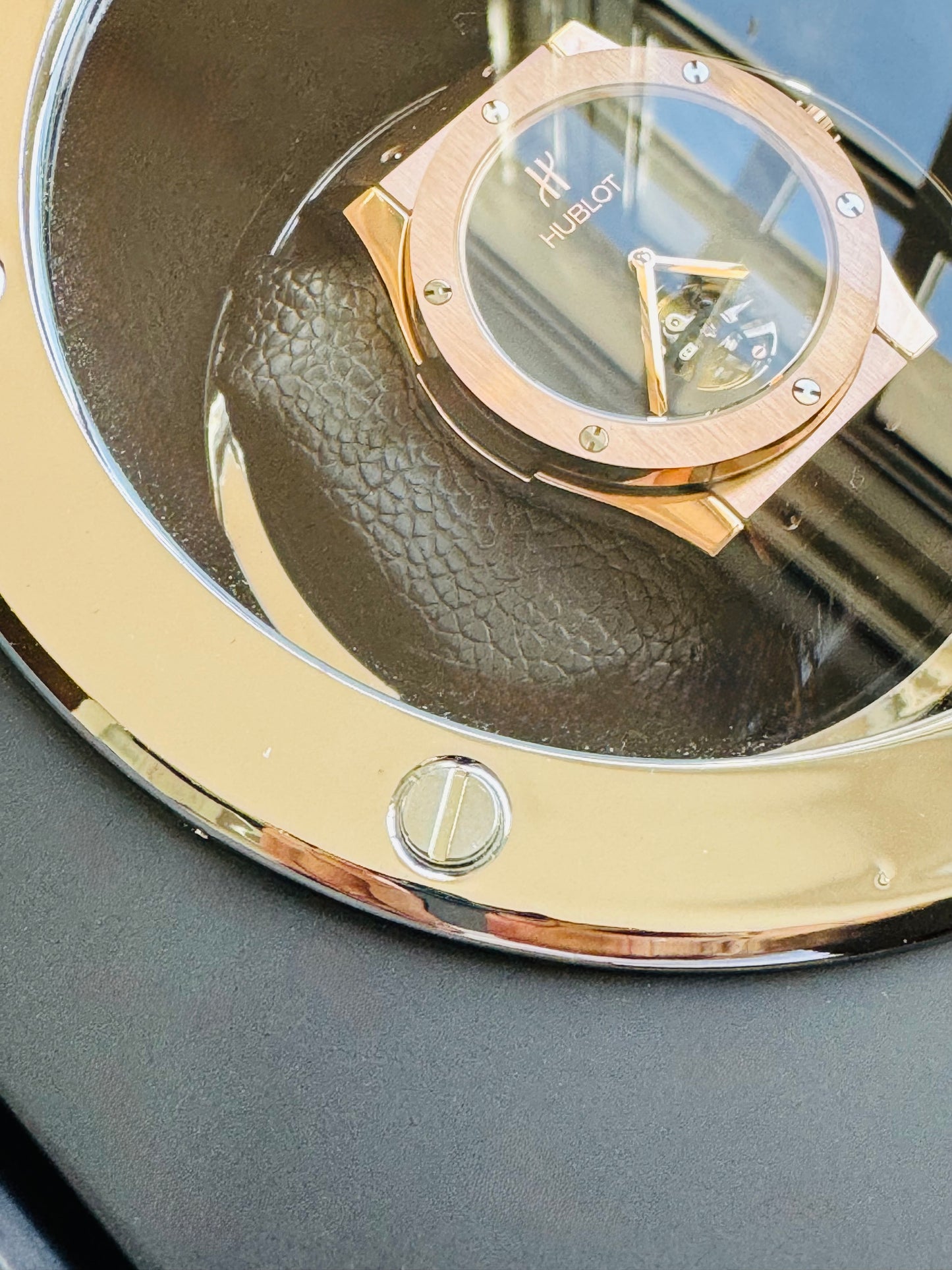 IMPRESIONANTE RELOJ AUTOMÁTICO MECÁNICO HUBLOT TOURBILLON- CRISTAL ZAFIRO-21 JOYAS-MÁXIMA ELEGANCIA!!!

PRECIO: A TRATAR

INFORMACION WHATSAPP 99 81 92 84 65

NO SE HACEN ENVÍOS 🚚