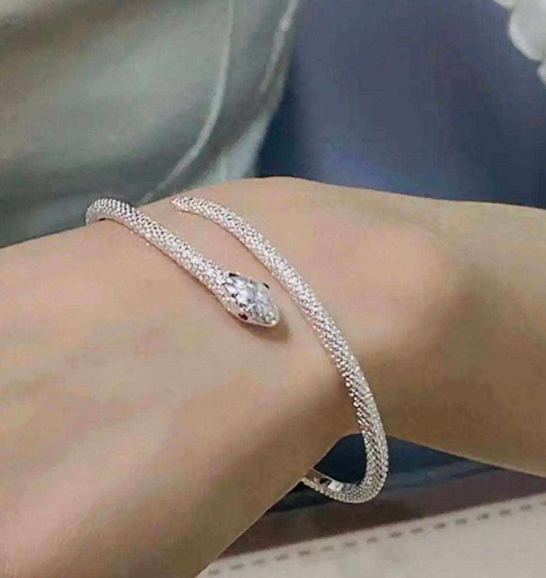 Exquisita, Pulsera Unitalla -Ajustable Unisex - Hipoalergenica-Serpiente Elegante y Linda Pulsera de Serpiente! Perfecto Regalo de  Graduación y Cumpleaños Joyería