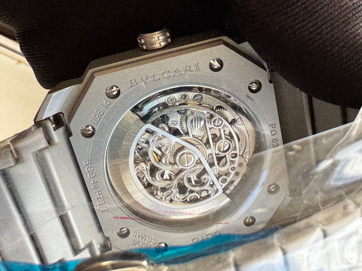 LUJOSO DISEÑO RELOJ AUTOMÁTICO MECÁNICO BVLGARI OCTO ELEGANCIA Y DISTINCIÓN