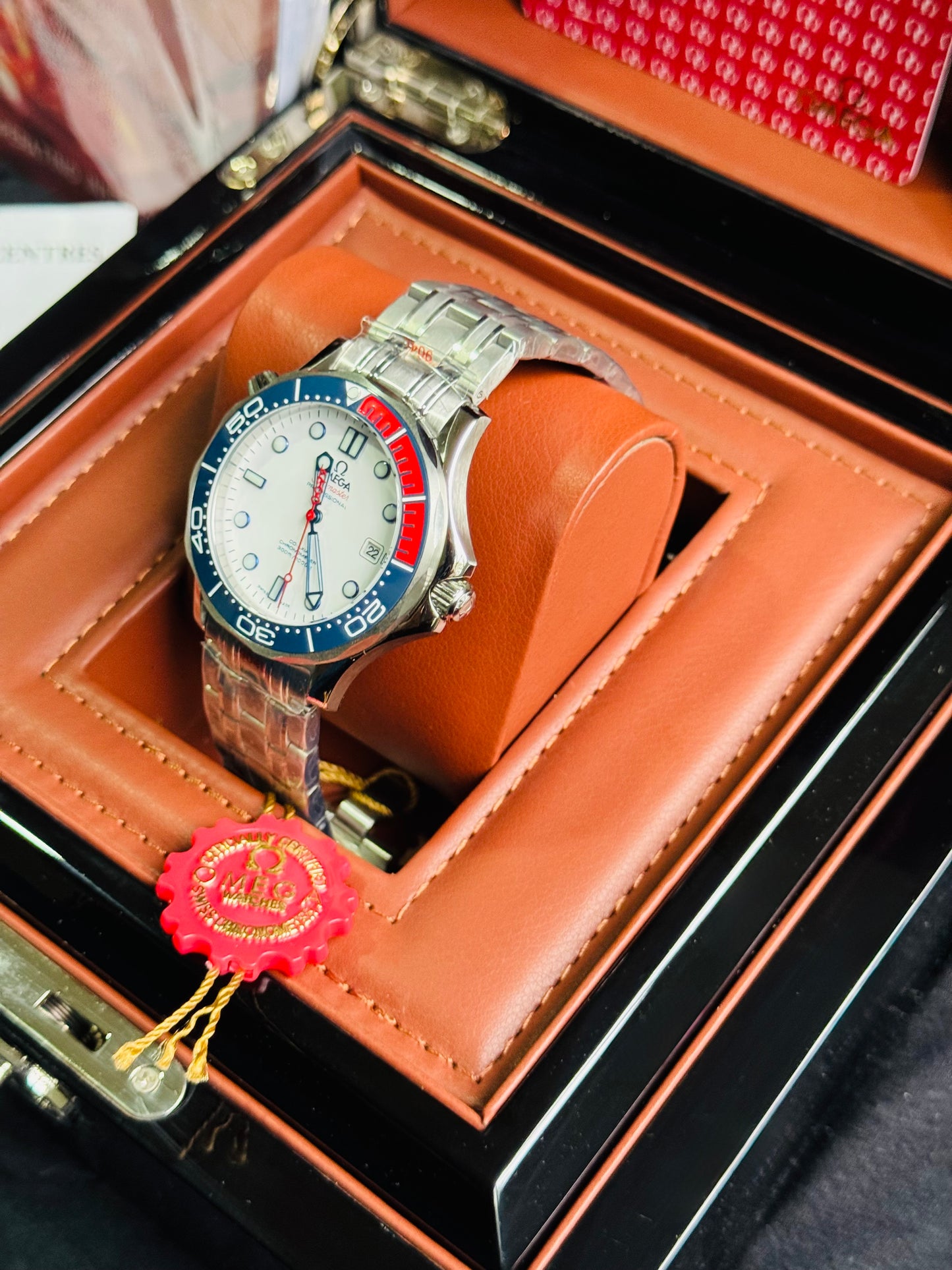 AUDAZ Y VERSÁTIL DISEÑO JAMES BOND 007-OMEGA AUTOMÁTICO SEA MASTER! FECHADOR-LUMINOSO-CRISTAL ZAFIRO-BISEL GIRATORIO ETC