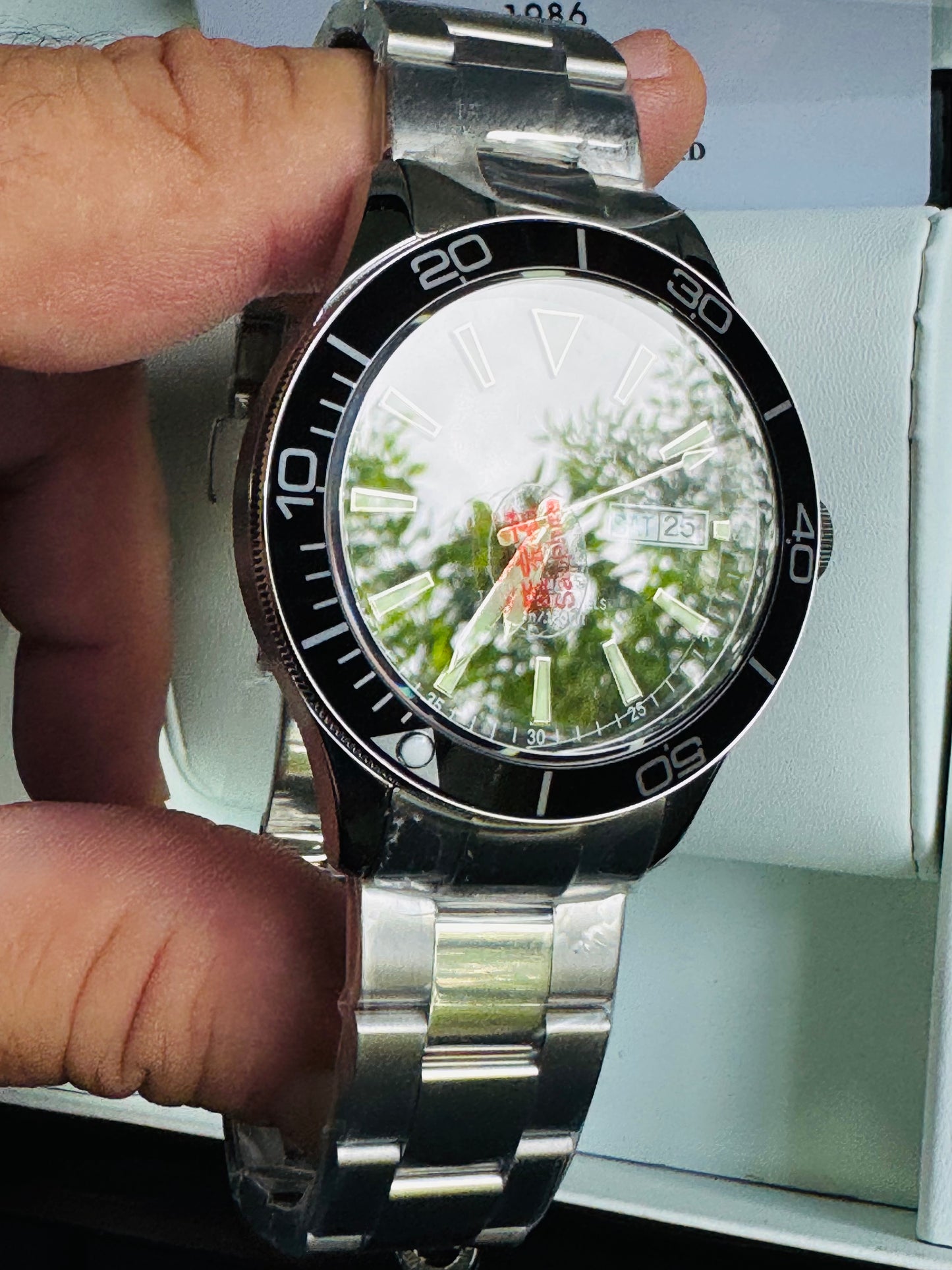 HERMOSO RELOJ AUTOMÁTICO MECÁNICO-BUCEO 1,000 FT-FECHADOR-DÍA SEMANA-CRISTAL ZAFIRO-24 JOYAS 💎-3 ATM -💯% ORIGINAL