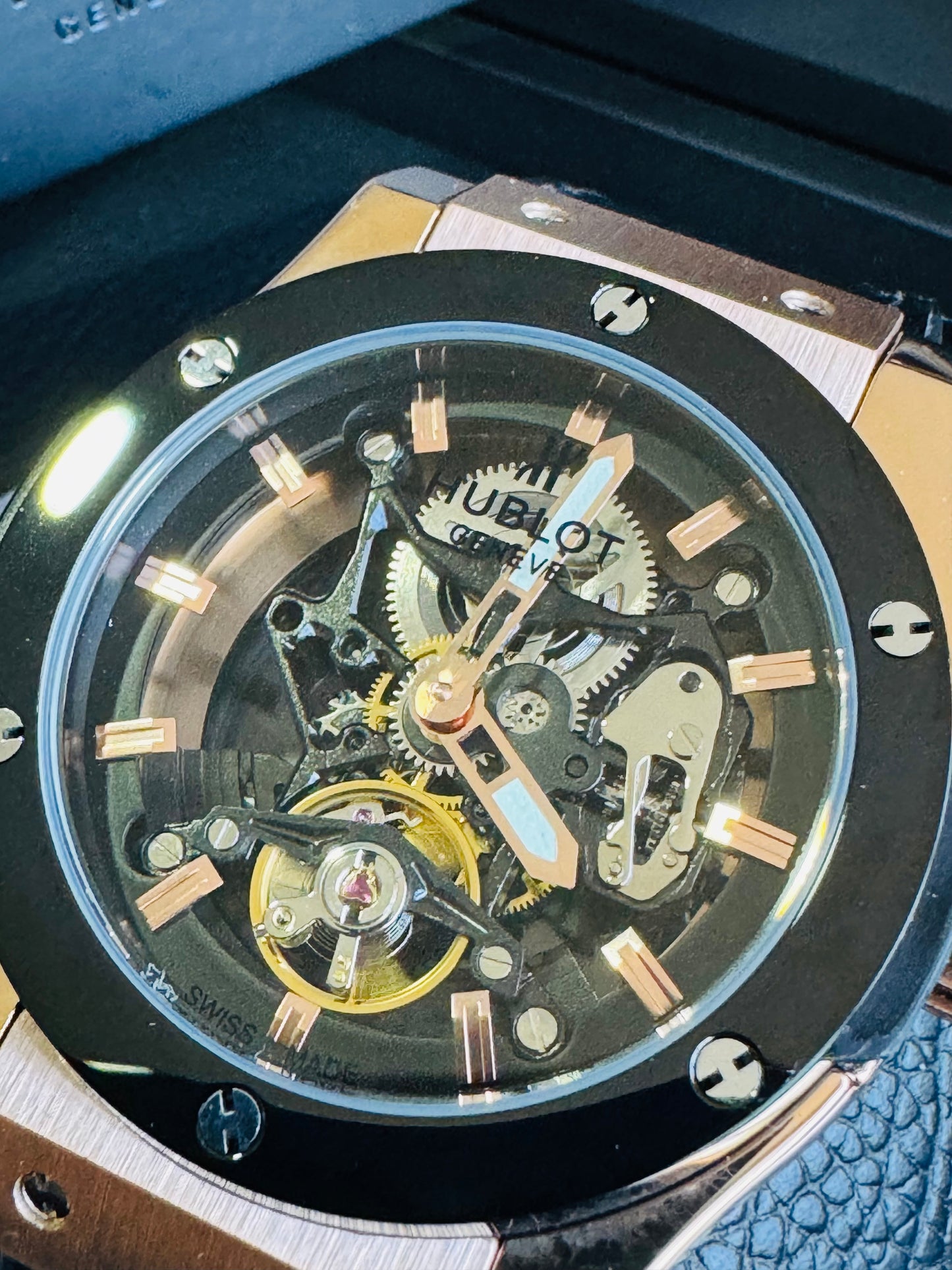 ESPECTACULAR RELOJ HUBLOT SKELETON AUTOMÁTICO MECÁNICO- CRISTAL ZAFIRO MÁXIMO LUJO!!!

PRECIO: A TRATAR 

VENTAS SOLO EN CANCÚN 

INFORMACION POR WhatsApp 99 81 92 84 65.

NO SE HACEN ENVÍOS 🚚