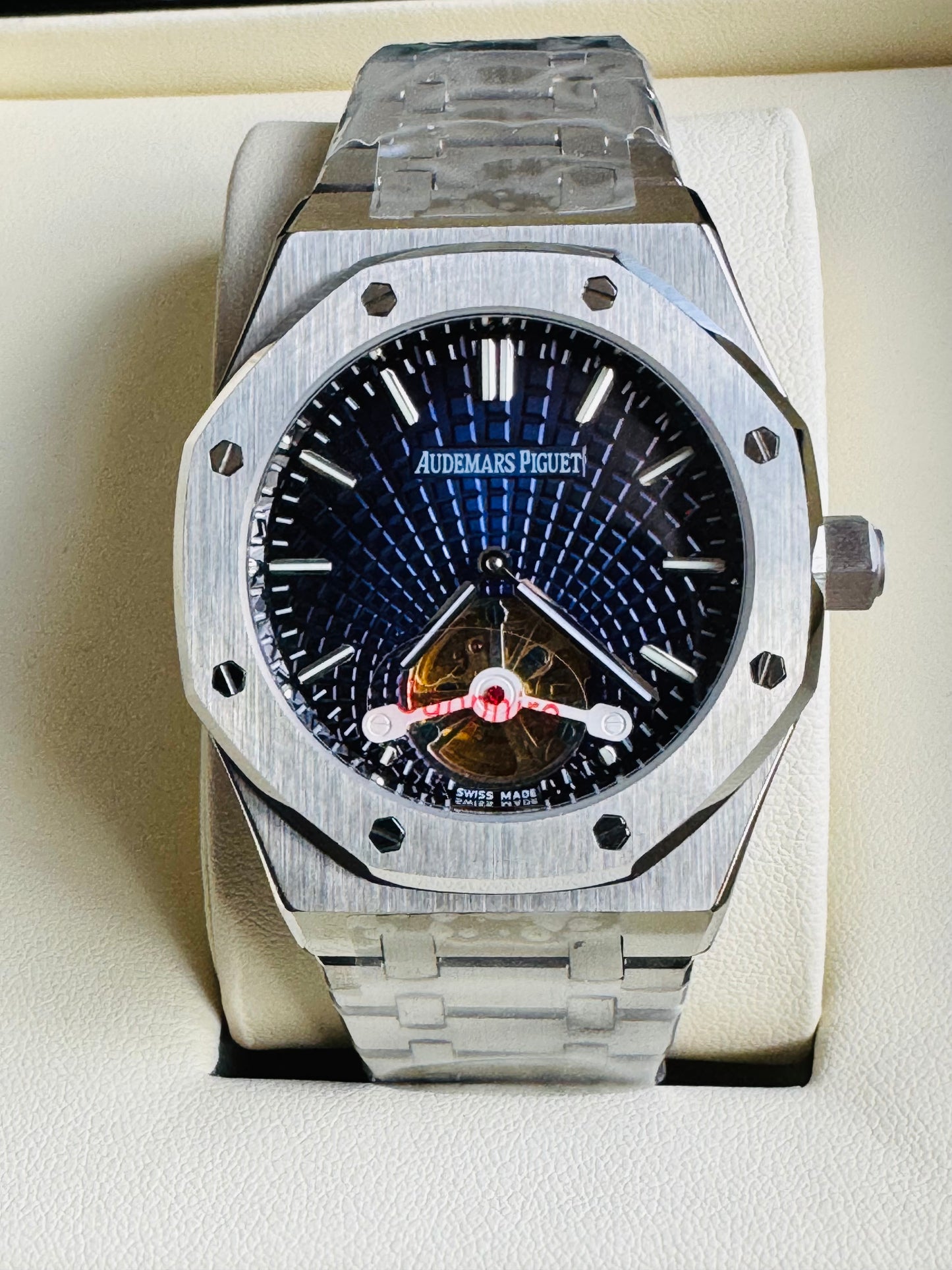 ESPECTACULAR AUDEMARS PIGUET ROYAL OAK
FLYNG TOURBILLON LIMITED EDITION!!! CRISTAL ZAFIRO!!! MÁXIMO LUJO!!!