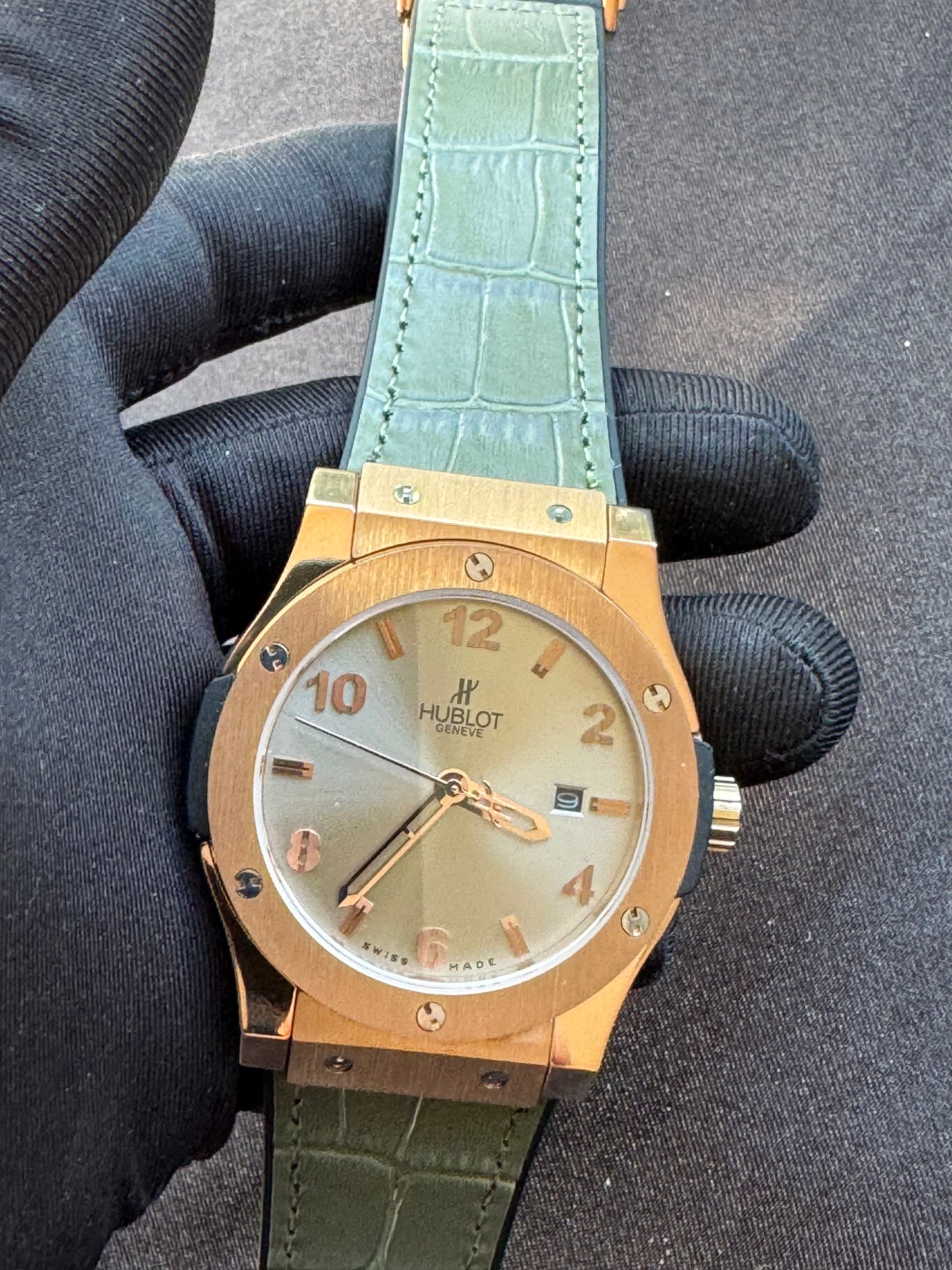 MÁXIMO LUJO RELOJ AUTOMÁTICO MECÁNICO HUBLOT - FECHADOR-CALIDAD Y DISEÑO!!!
INFORMACIÓN POR WhatsApp 99 81 92 84 65

PRECIO A TRATAR 

NOTA:

No se hacen envíos 🚚  📦 💨!

Las Ventas son solo en Cancún