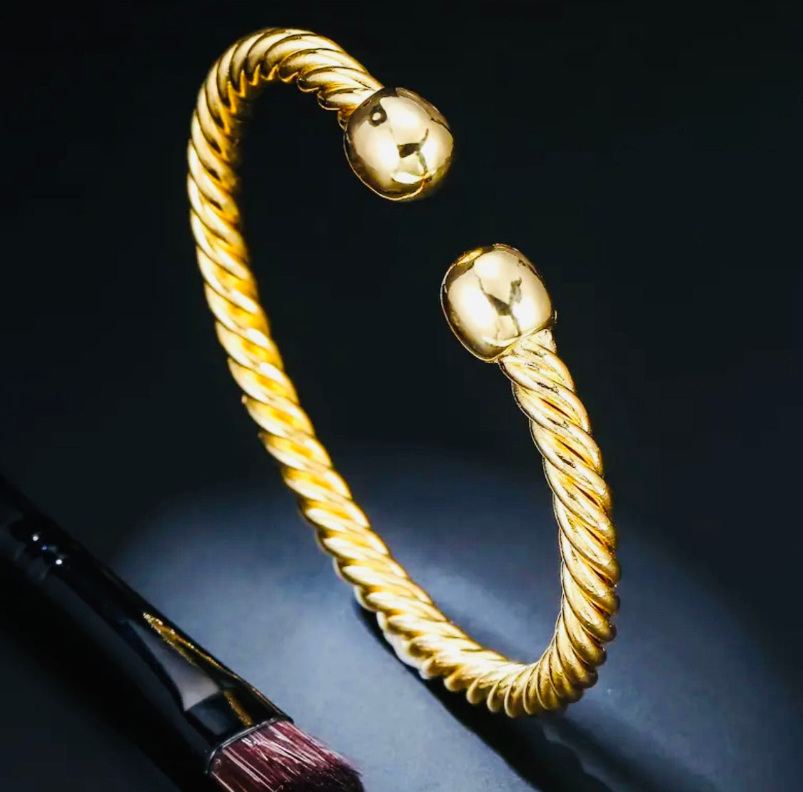 Hermosas Pulseras Magnéticas 🧲 Disponibles en 3 Tonos Diferentes Cuidé su Salud!