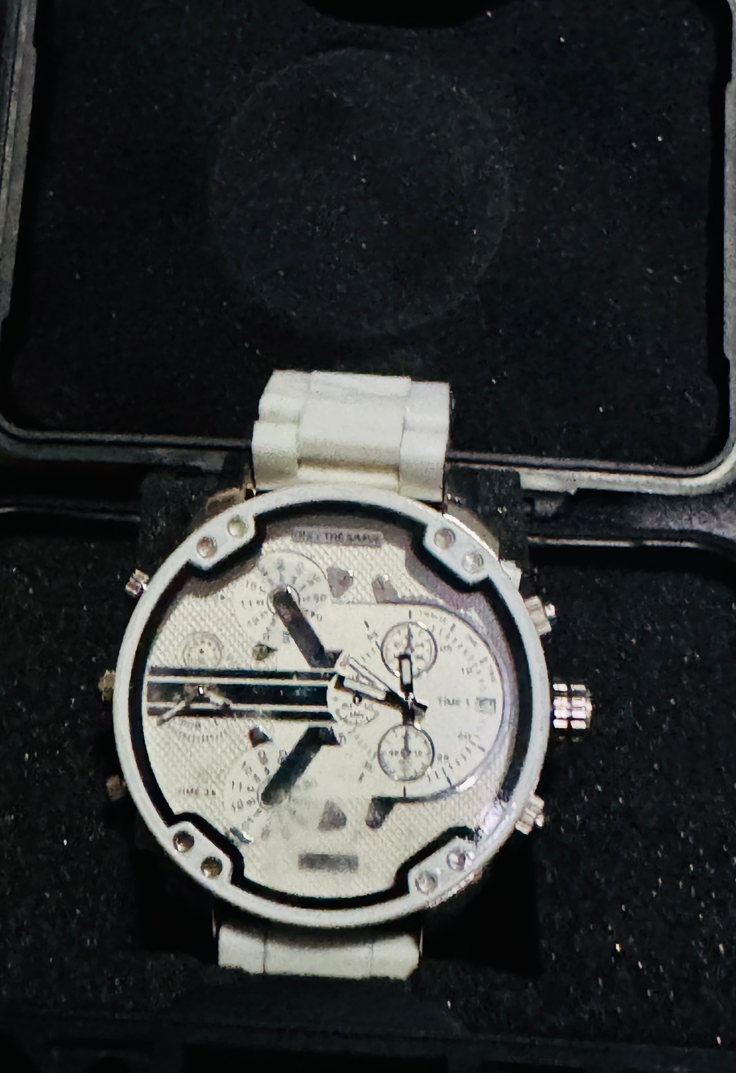 Reloj MR DADDY Diesel Grande y Pesado ! Disponible en 7 Modelos Diferentes!

Información por WhatsApp 99 81 92 84 65


NOTA:

No se hacen envíos 🚚  📦 💨!

Las Ventas son solo en Cancún

Nuestro Lema: No somos Números!