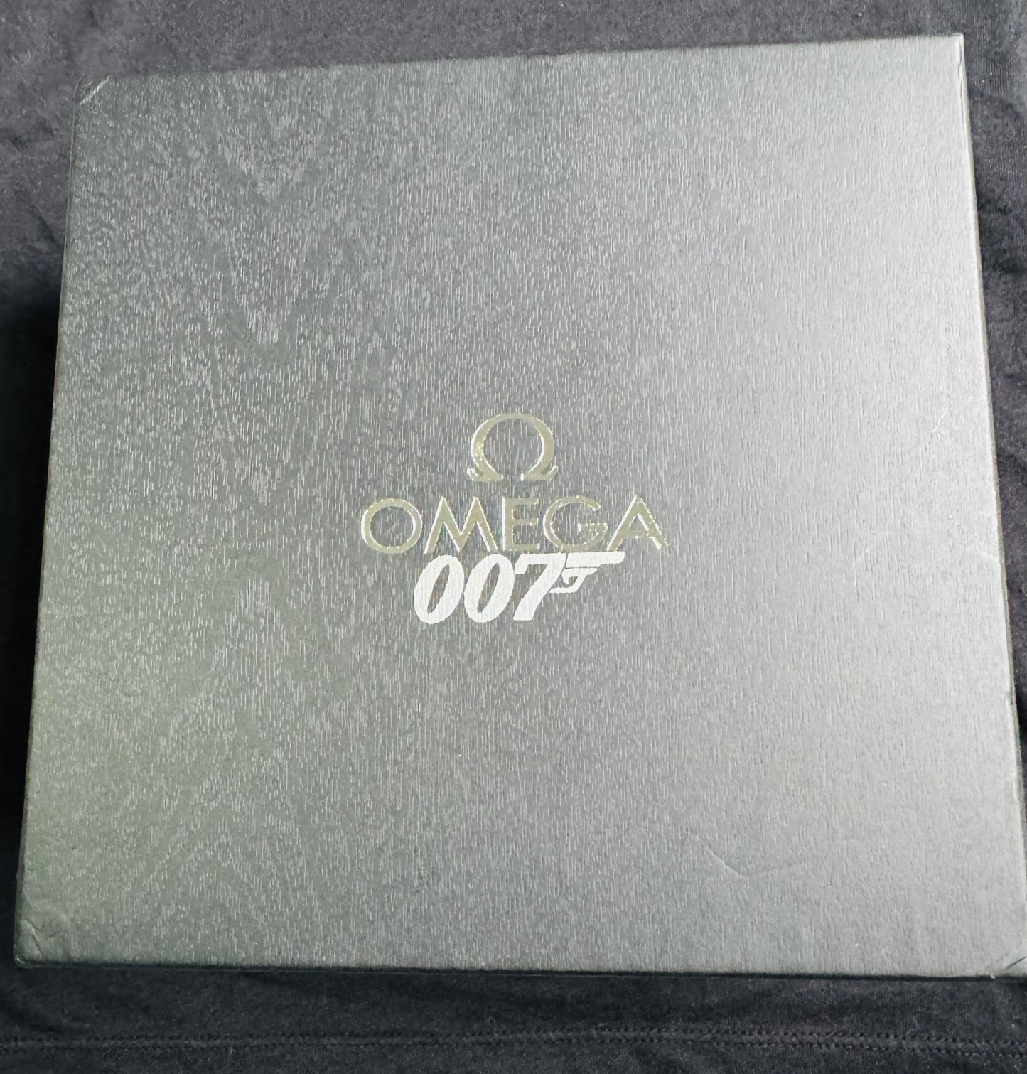 AUDAZ Y VERSÁTIL DISEÑO JAMES BOND 007-OMEGA AUTOMÁTICO SEA MASTER! FECHADOR-LUMINOSO-CRISTAL ZAFIRO-BISEL GIRATORIO ETC