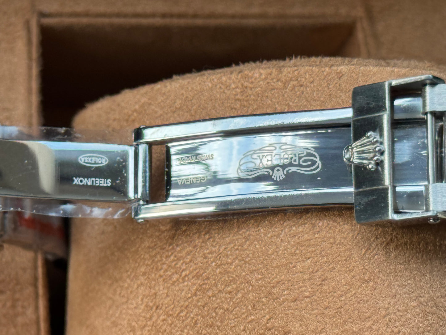 IMPRESIONANTE GRANDE Y PESADO RELOJ AUTOMÁTICO MECÁNICO OYSTER PERPETUAL DATE DEEP SEA-DWELLER- CON VÁLVULA DE ESCAPE DE GAS 💨 RIN LOCK SISTEM! 43mm. ESPECTACULAR RELOJ!